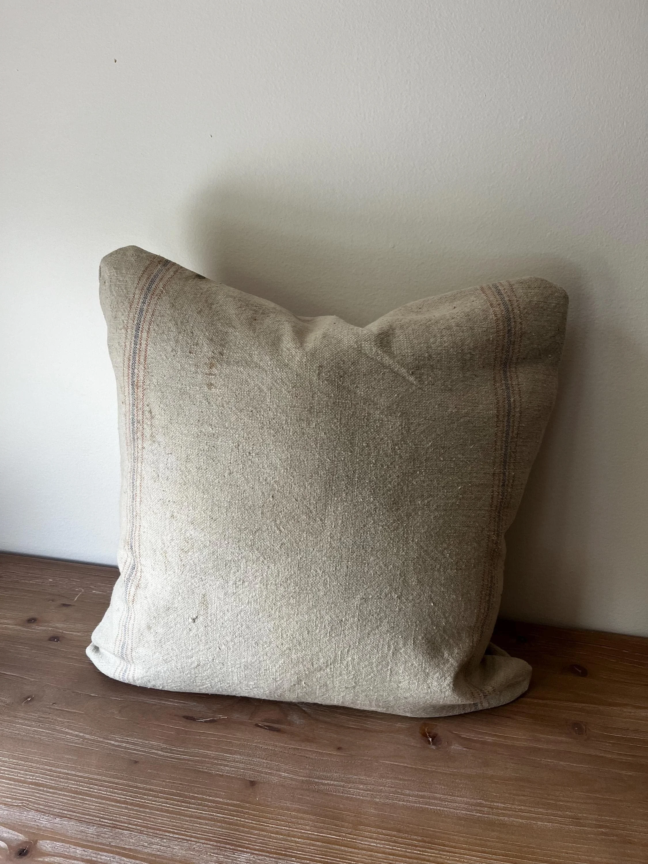 https://i.etsystatic.com/11614172/r/il/ea3bc0/8094509564/il_fullxfull.8094509564_9pq1.jpg