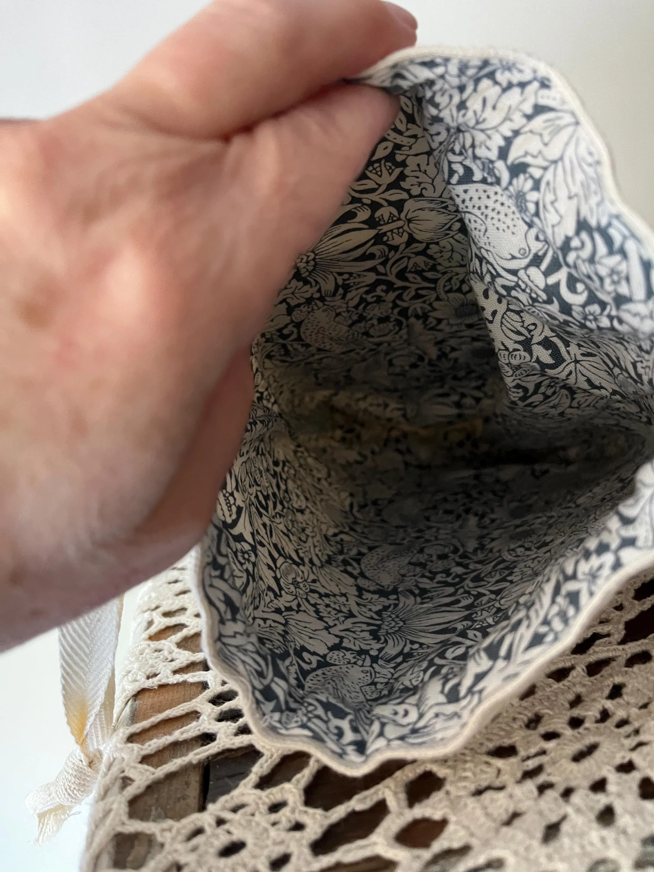 https://i.etsystatic.com/11614172/r/il/af05a3/8141391209/il_fullxfull.8141391209_2nje.jpg