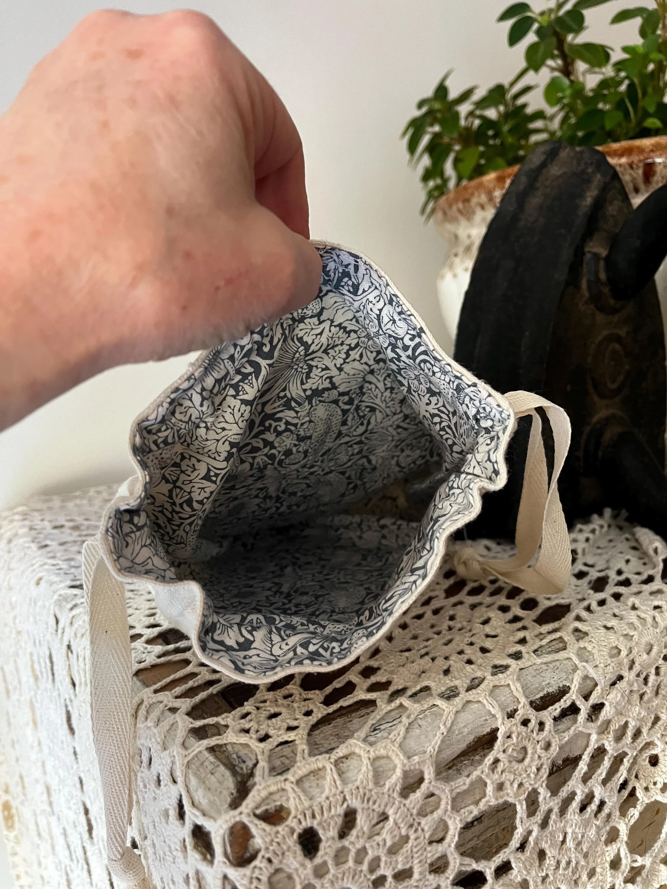 https://i.etsystatic.com/11614172/r/il/020d62/8093471442/il_fullxfull.8093471442_a0br.jpg