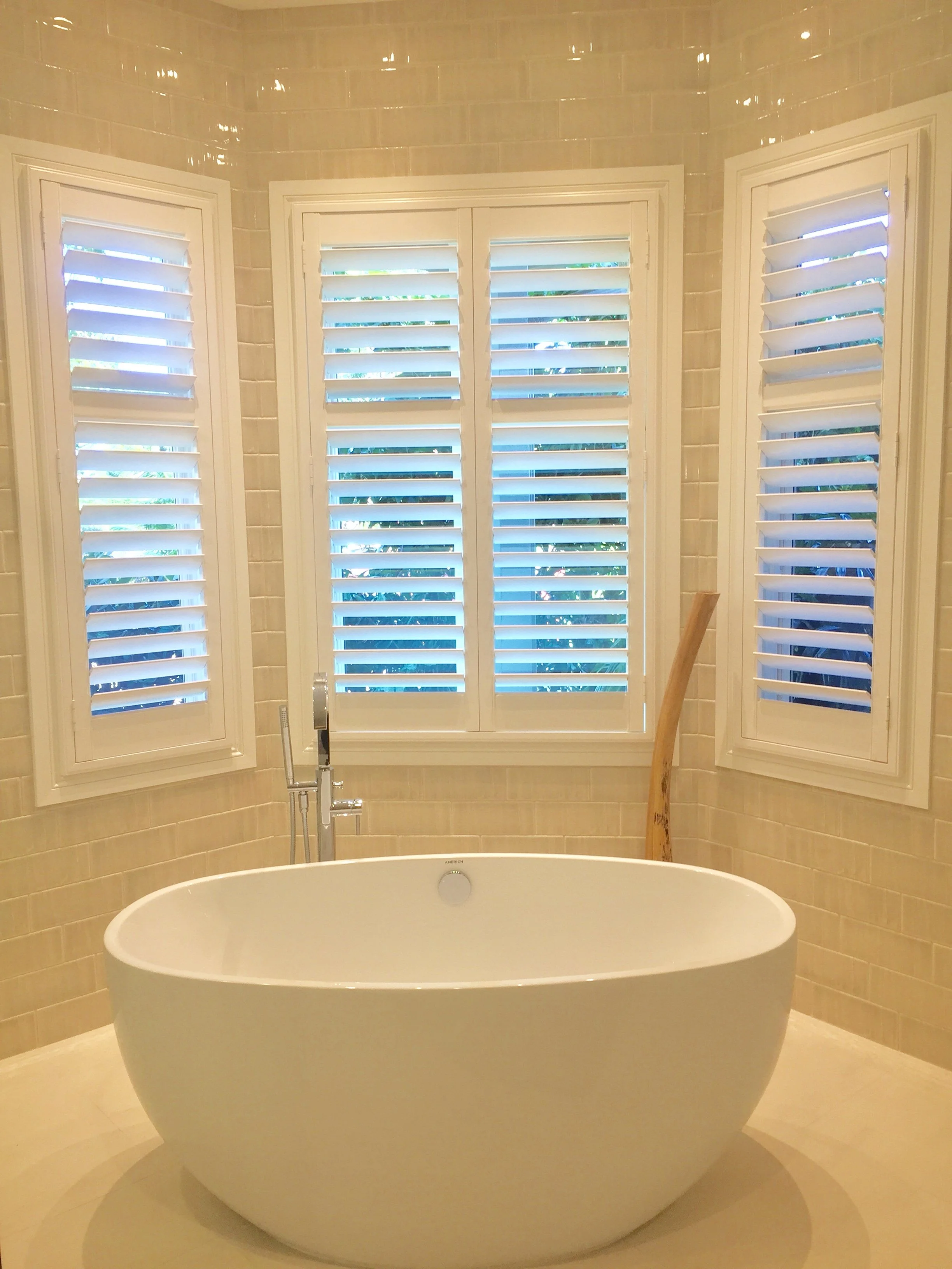 Clearview Master Bath 4 Panels with Mid-rails 3.5 Louvers.jpg
