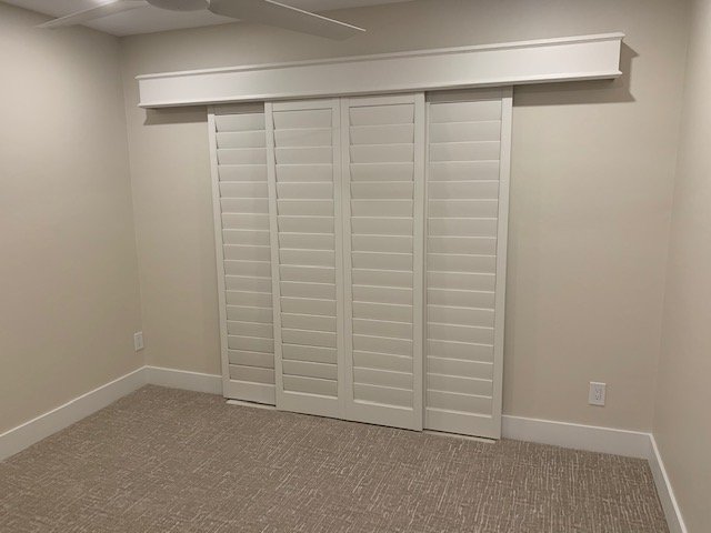 Center tilt rod, OSMT Slider, panels stack on wall, Box bead top and bottom 1-2.jpg