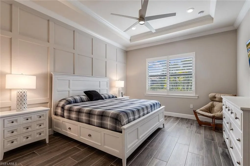 Bedroom, 2 panel shutter, Clearview.jpg