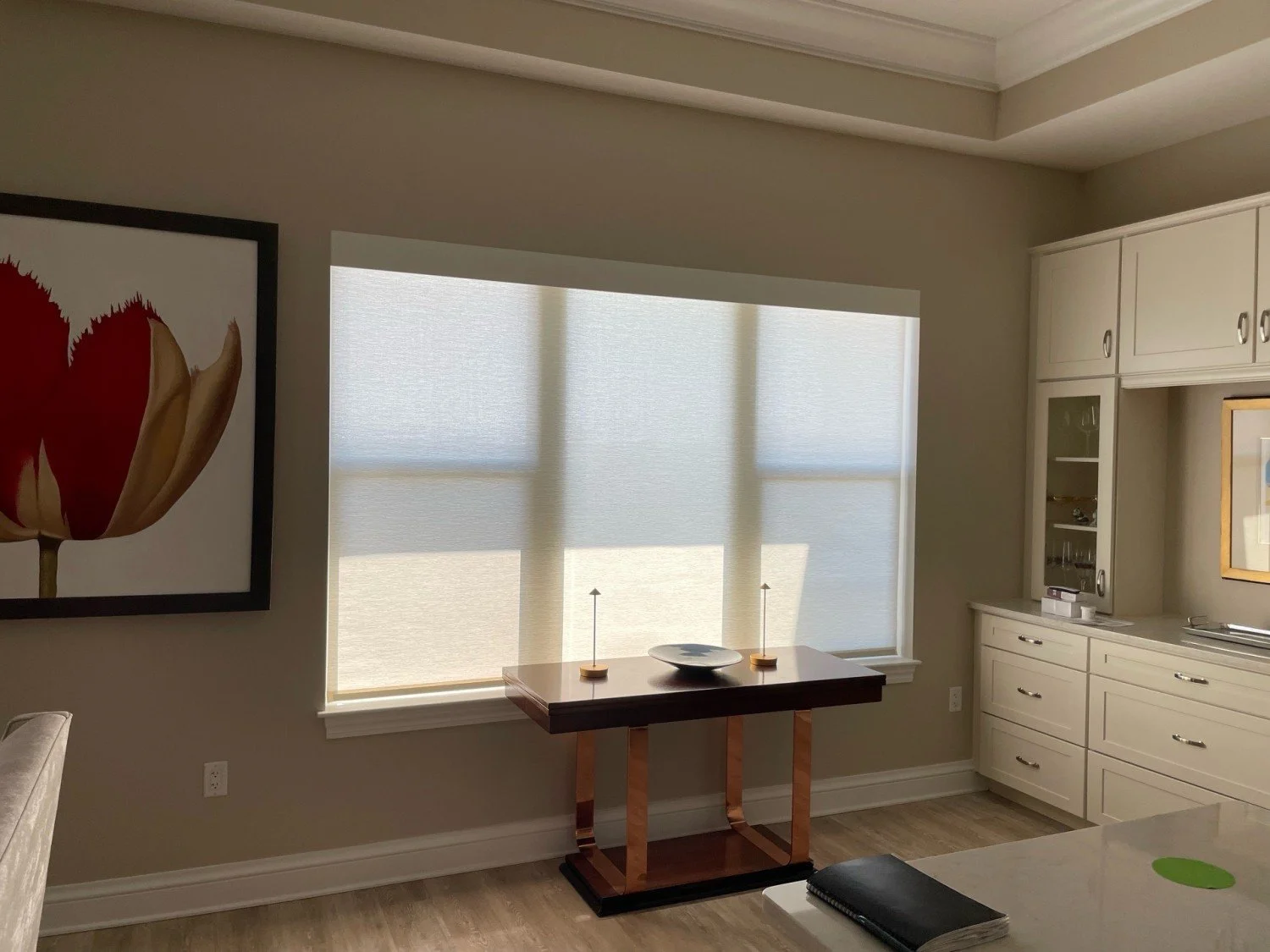5 in Flatwood Valance LF Sand Living Room 5621.jpg
