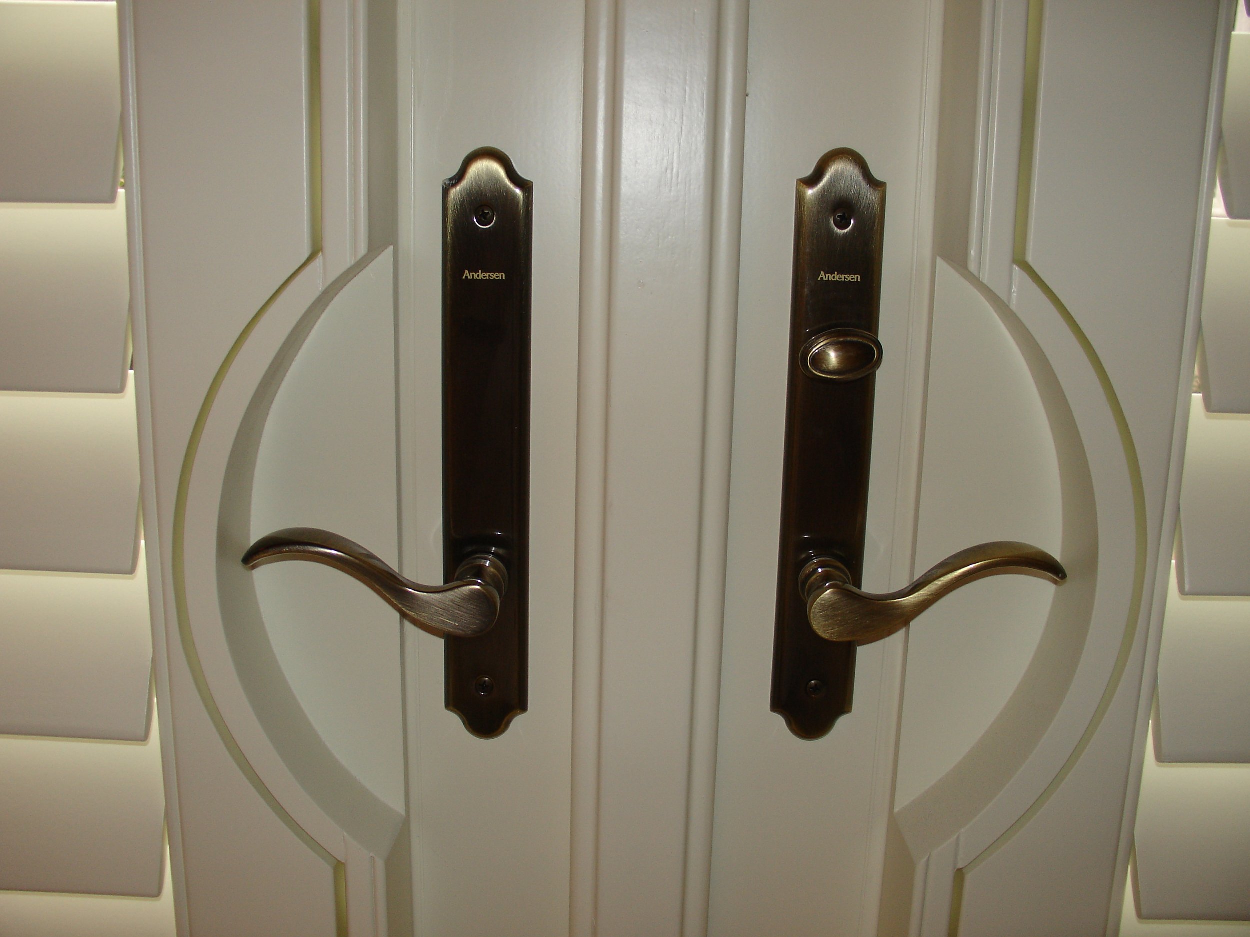 Close-up radius cut-out on french doors.jpg