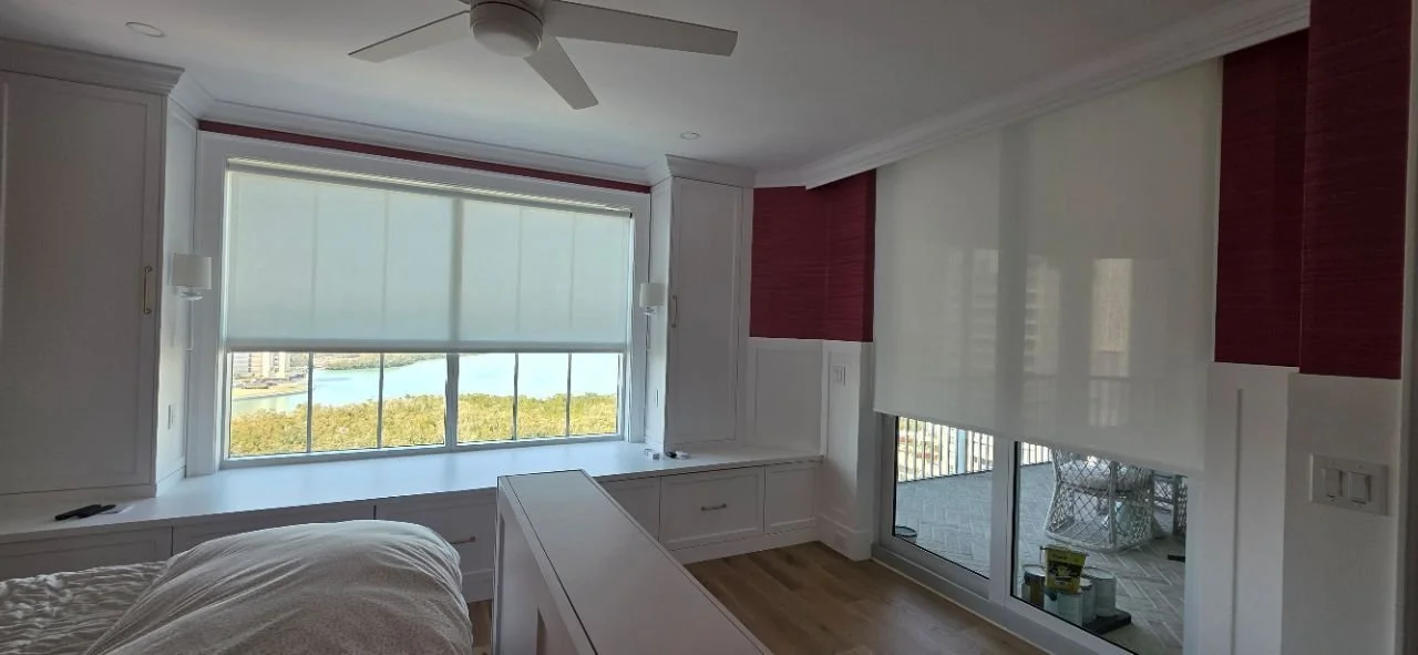 Open Roll 1% Brite White Roller Shade Bedroom 5069.jpg
