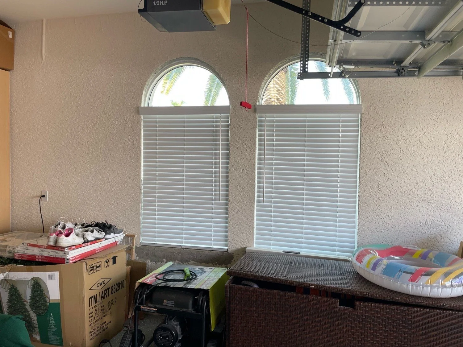 Horizontal Blind White Water Garage 5842.jpg