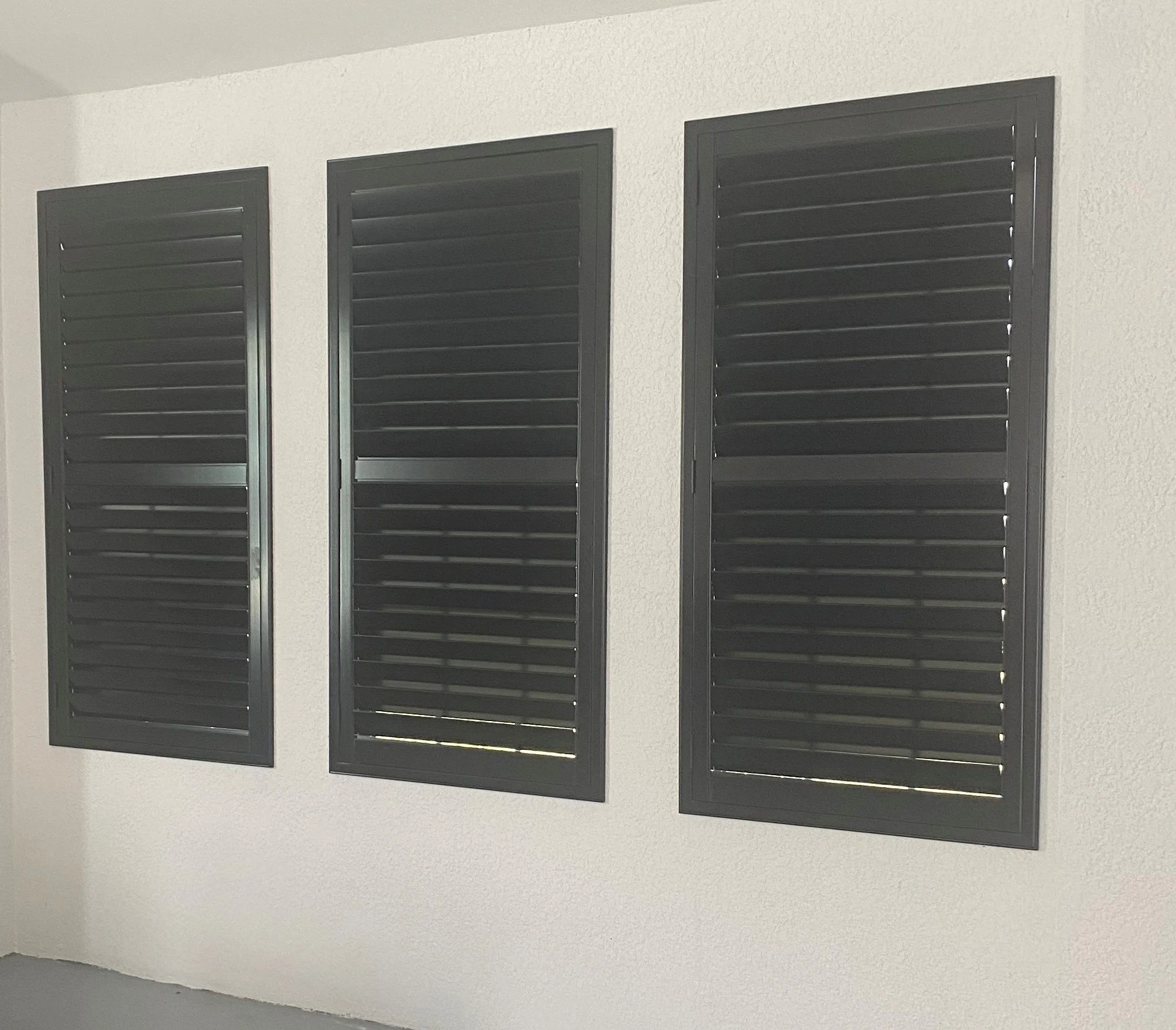 Dark Painted Shutters, Clearview .jpg