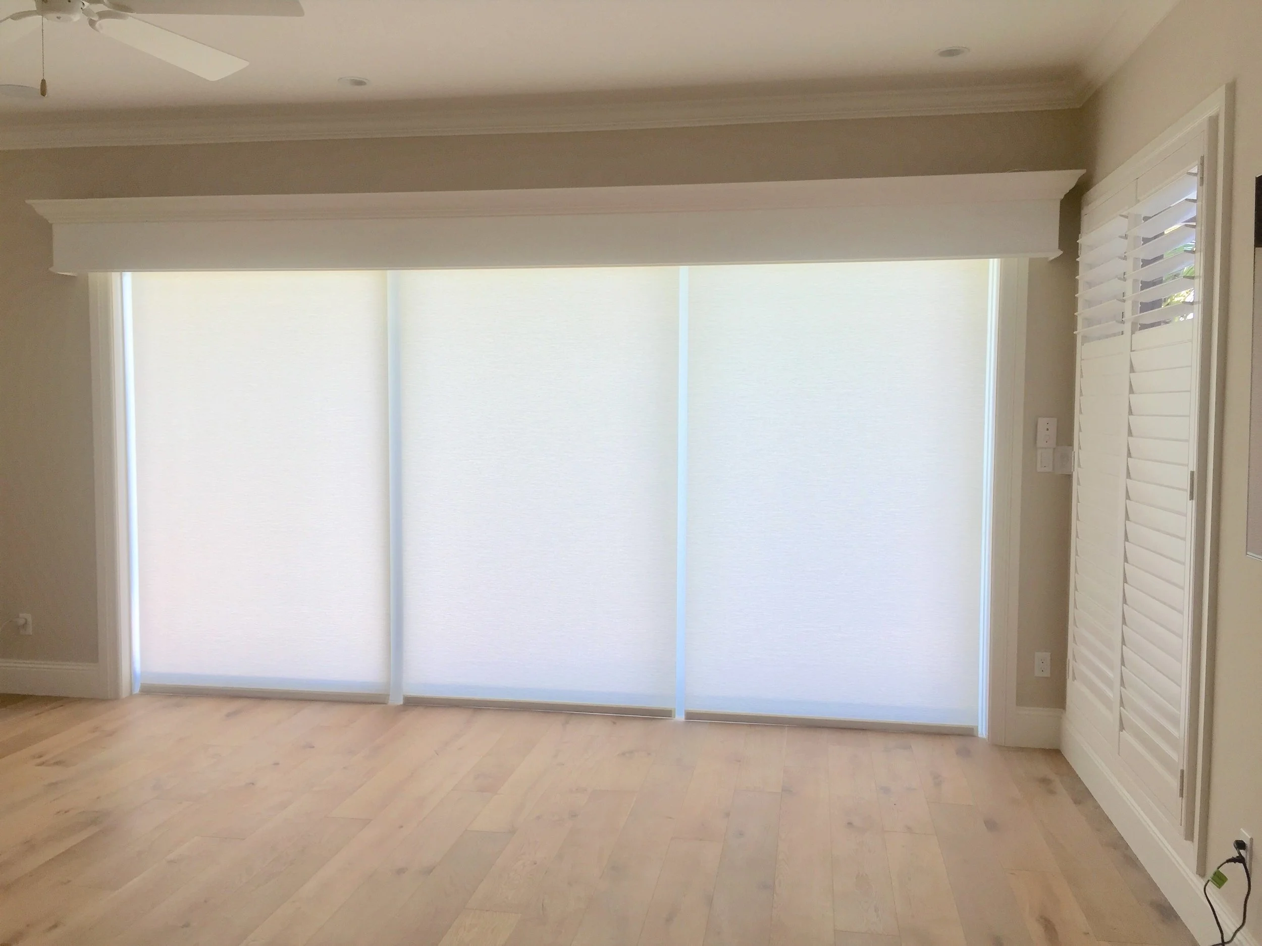 Box Valance with crown and bead, Roller Shades.jpg