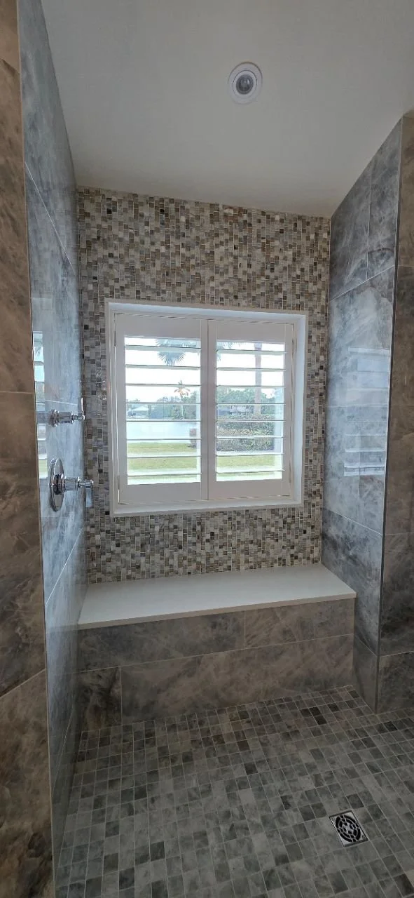 Clearview Master Shower 1 Panel PVC 4.5 in Louvers 5064.jpg