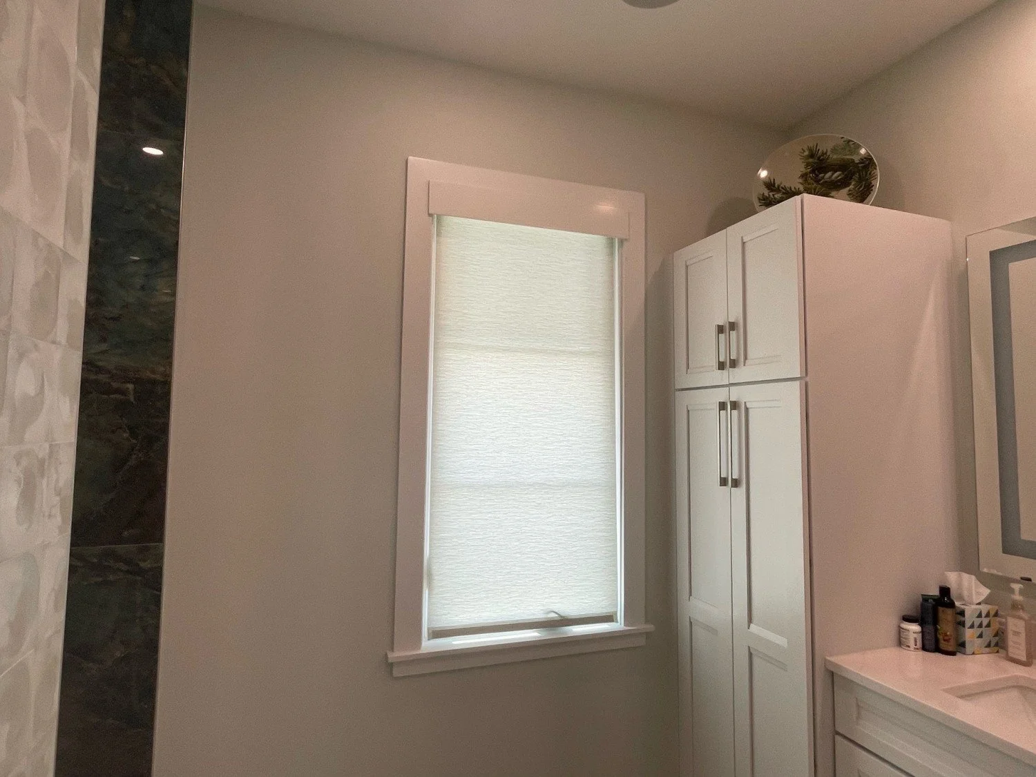 4 in Flatwood Valance LF Chalk Bathroom 5830.jpg