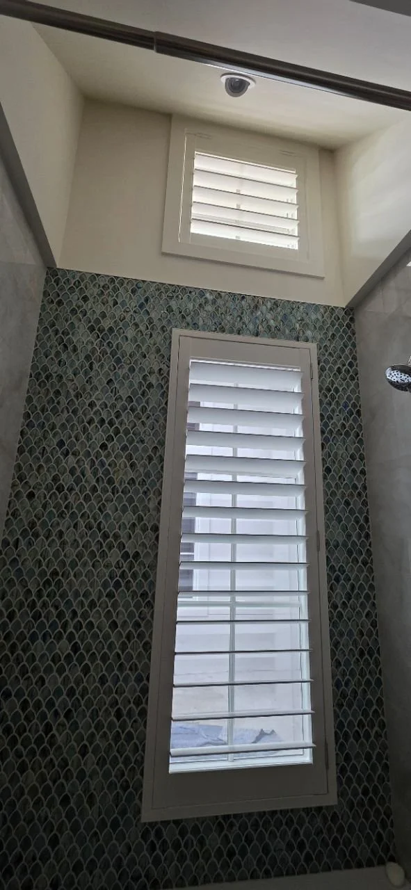 Clearview Shower 1 Panel PVC 4.5 in Louvers 5064.jpg