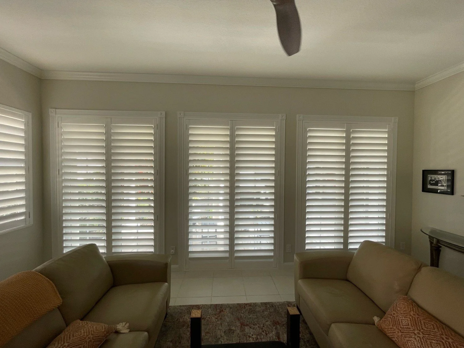 Clearview Living Room Three 2 Panel 4.5 in Louvers 5414.jpg