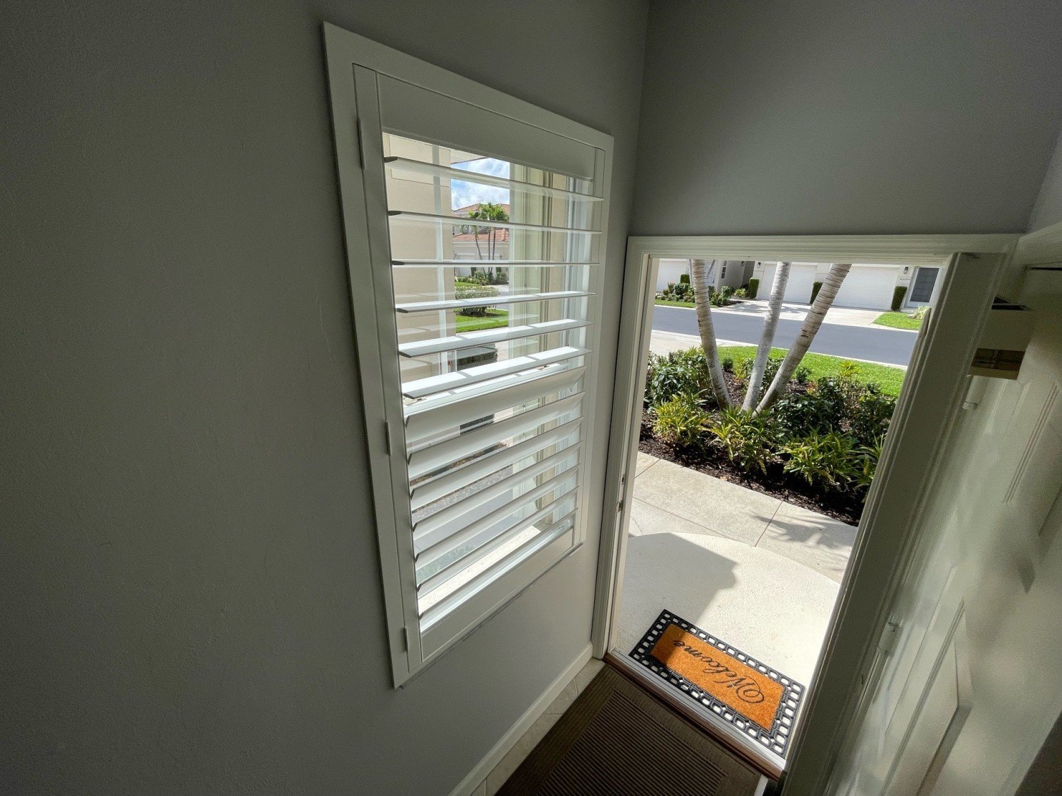 Clearview Hallway 1 Panel Cut TIlt 5024.jpg