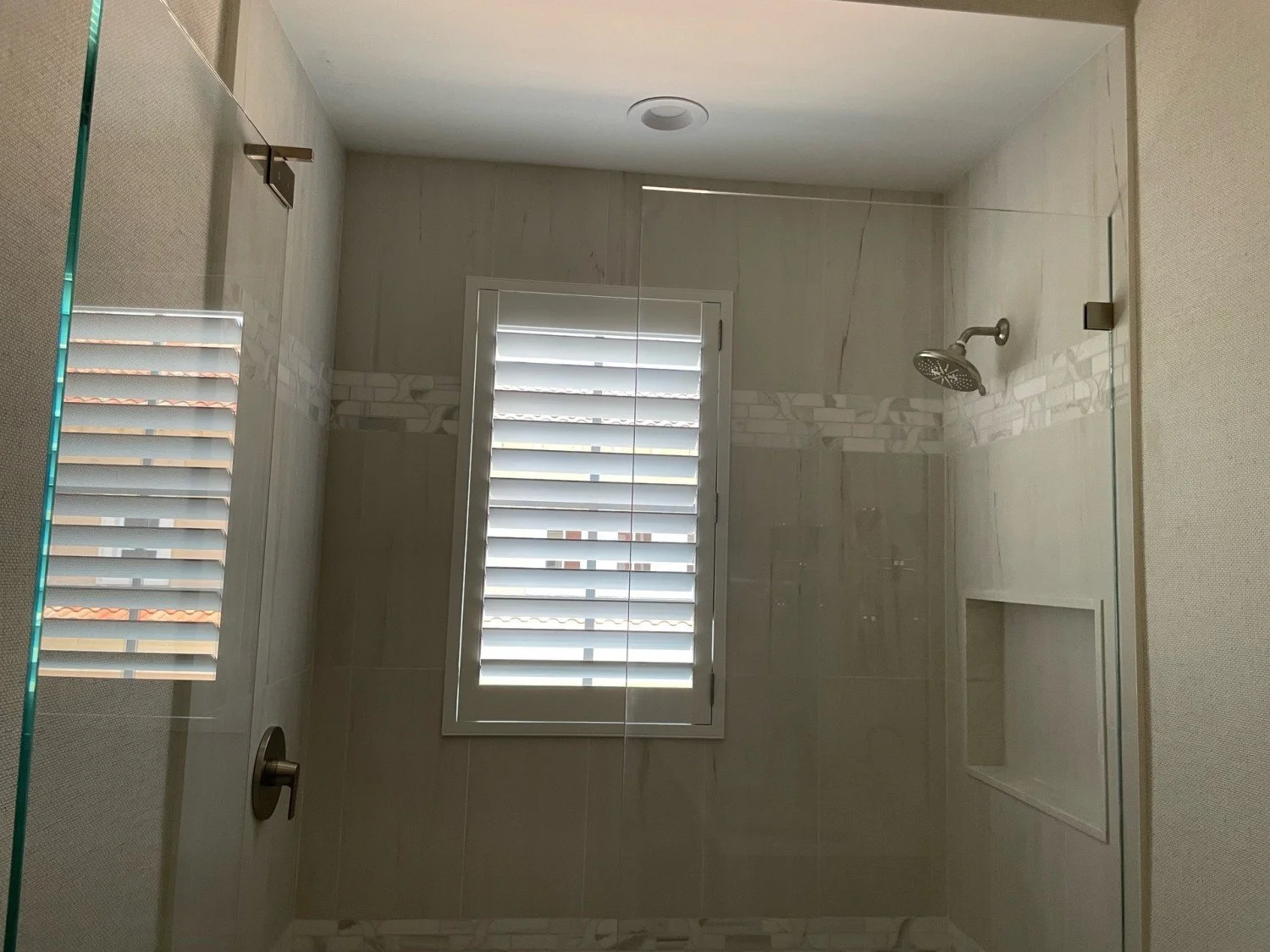 Clearview Shower 1 Panel PVC 3.5 in Louver 5598.jpg
