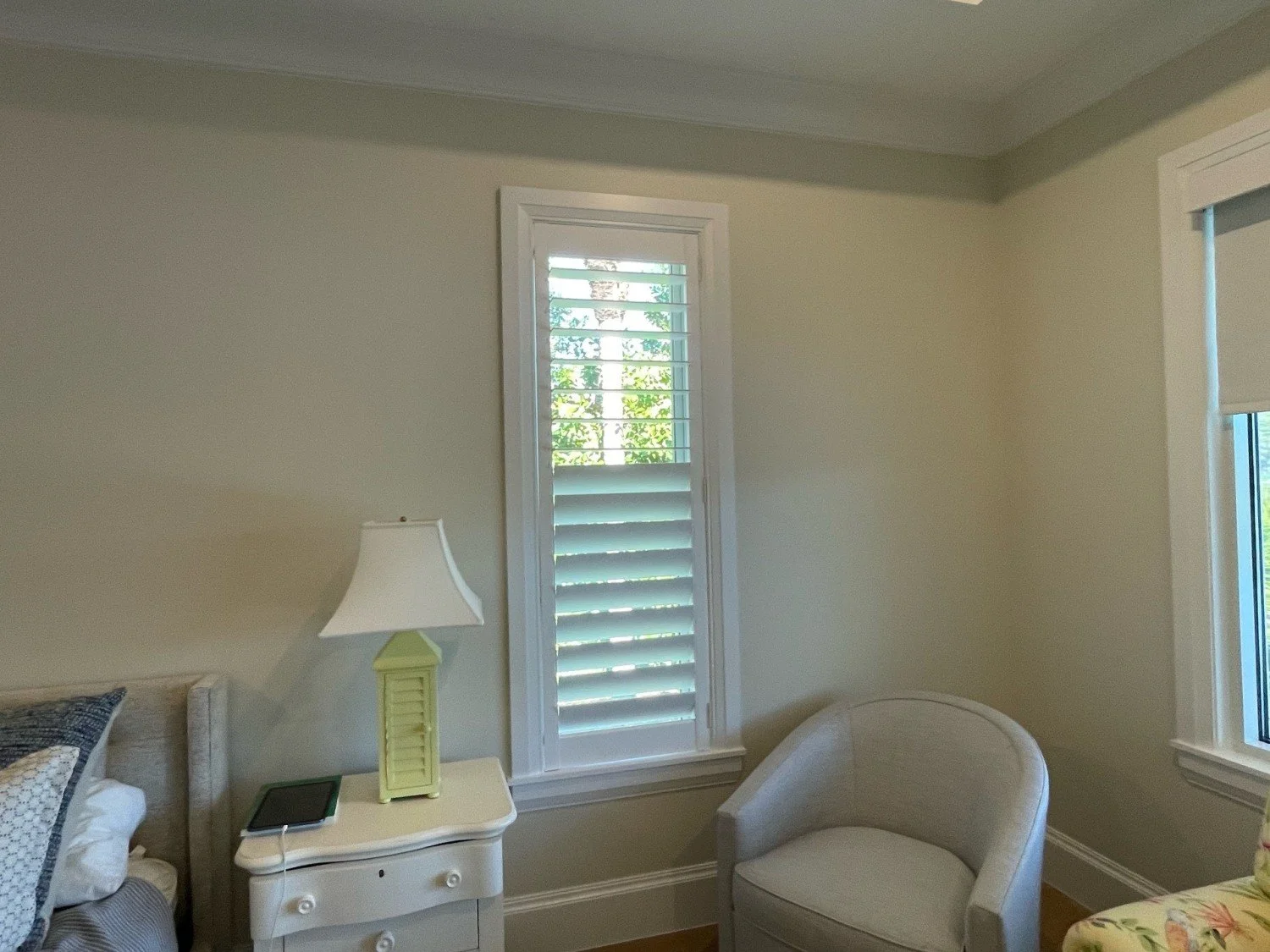 Clearview Bedroom 1 Panel Shutter Cut Tilt Direct Mount 4.5 in Louvers 5563.jpg