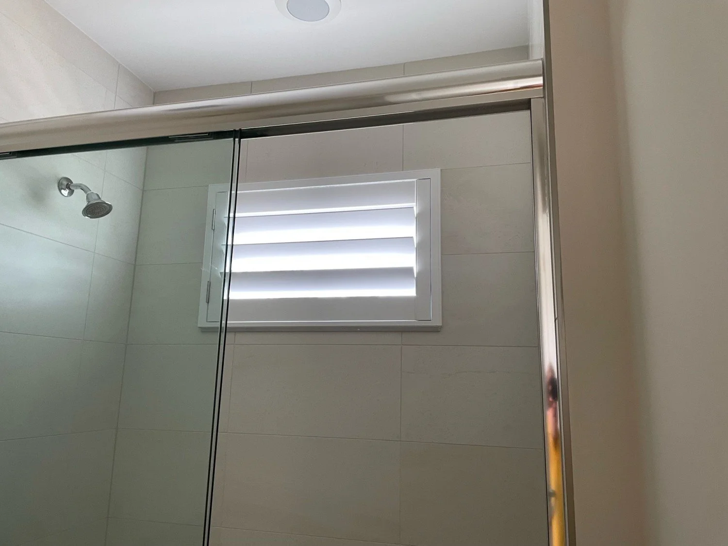 Clearview Shower 1 Panel PVC 4.5 in Louvers 5226.jpg