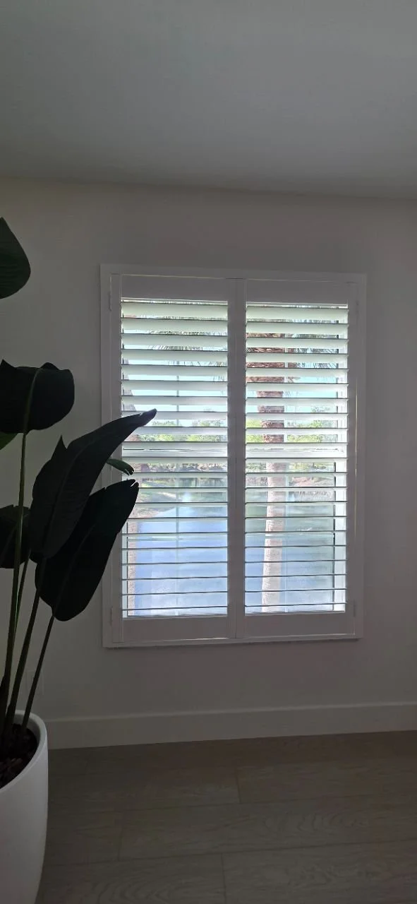 Clearview Master Kitchen 2 Panel 3.5 in Louvers 5858.jpg