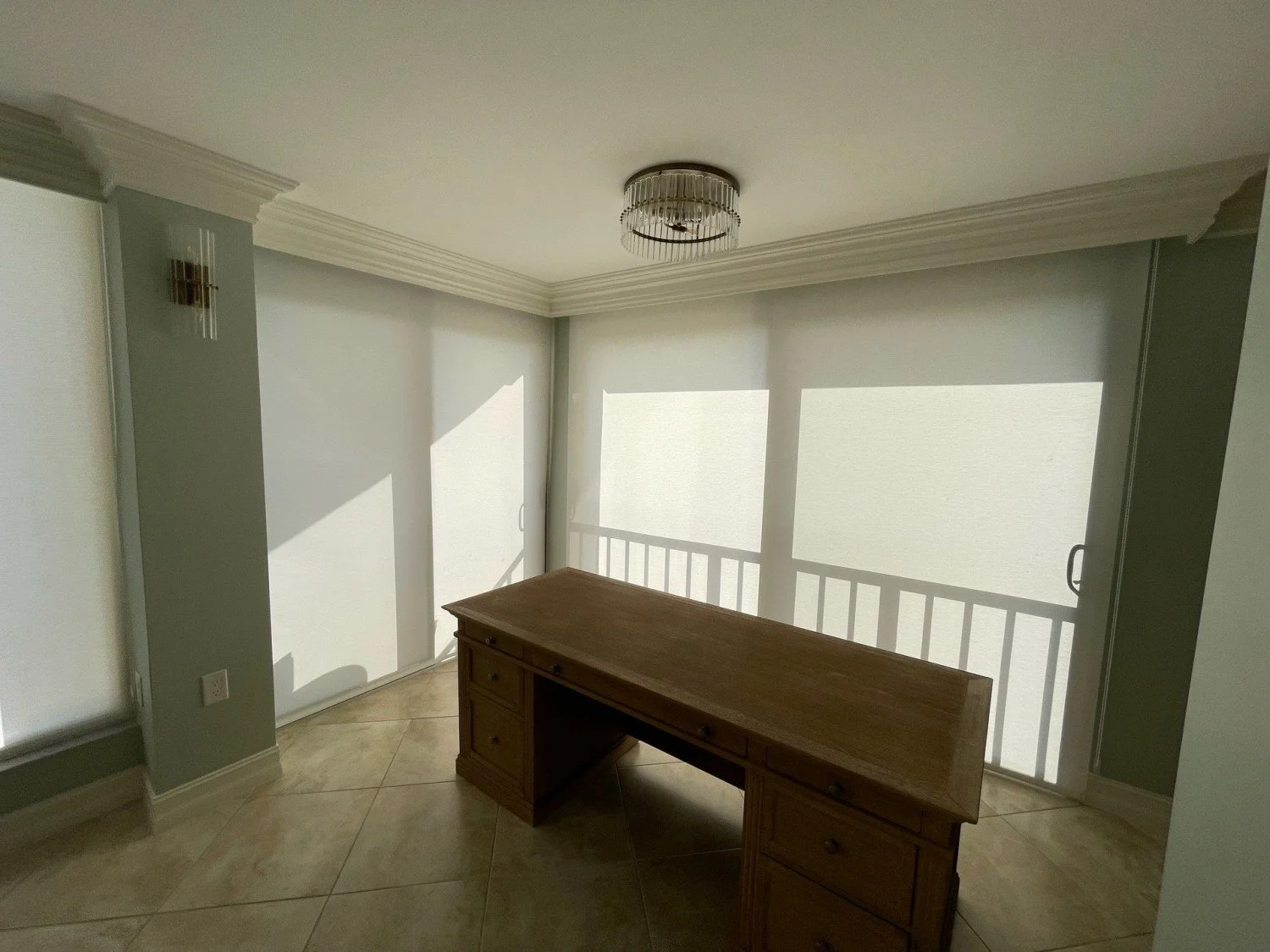 Existing Builder Pocket LF Crystal Living Room 5956 (2).jpg
