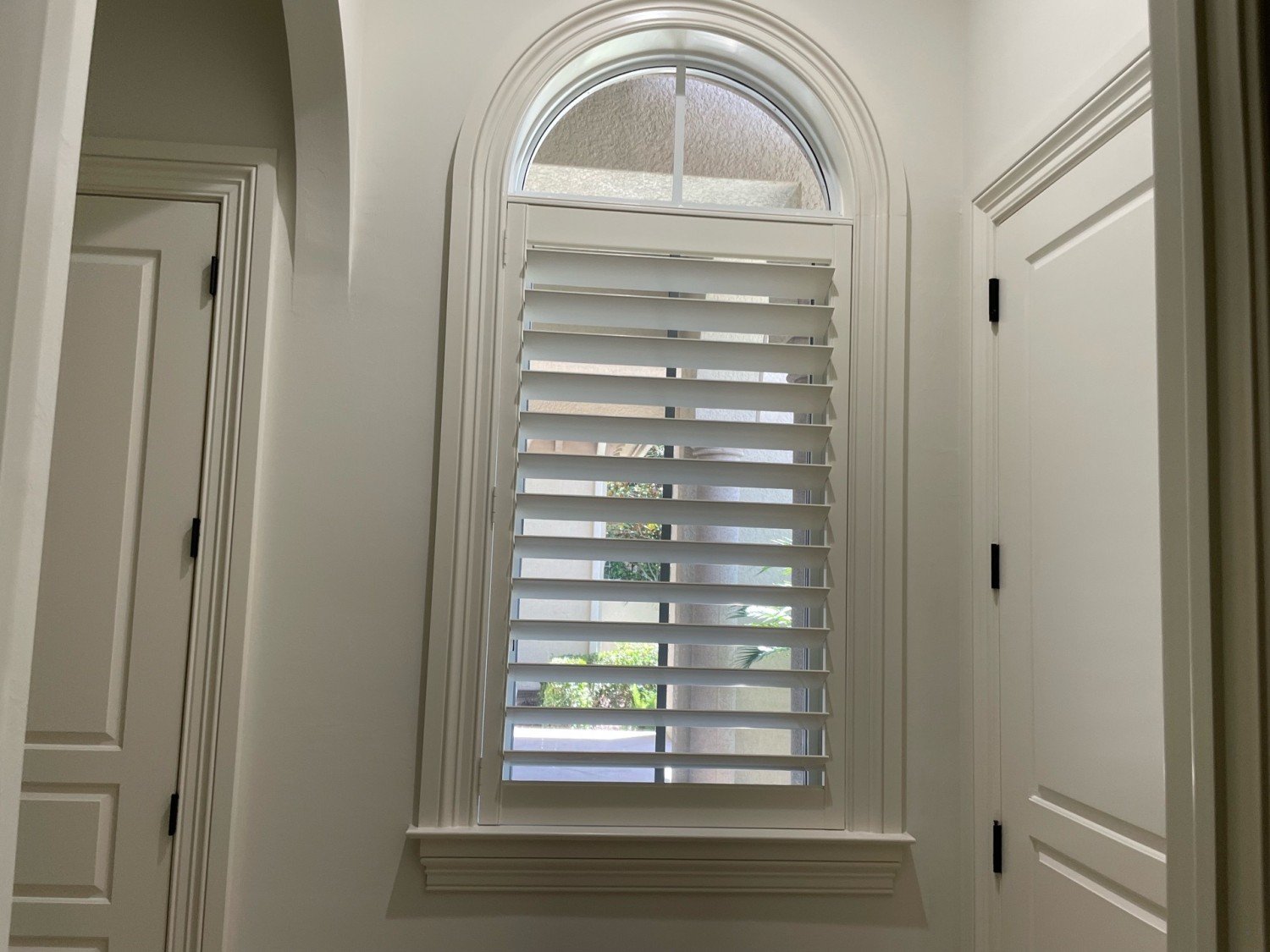 Clearview Hallway 1 Panel 4.5 in Louver.jpg