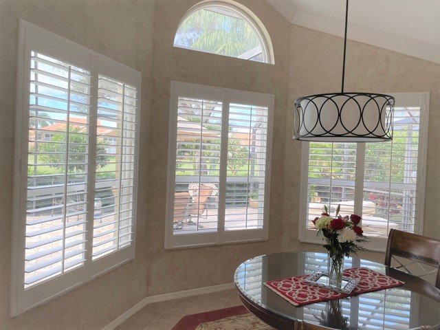 Center Tilt Rod Dining Area 3.5 Louvers.jpg