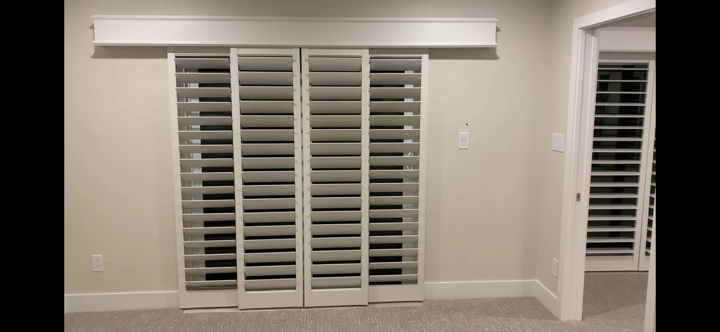 Center tilt rod, OSMT Slider, panels stack on wall, Box bead top and bottom 1-1.jpg
