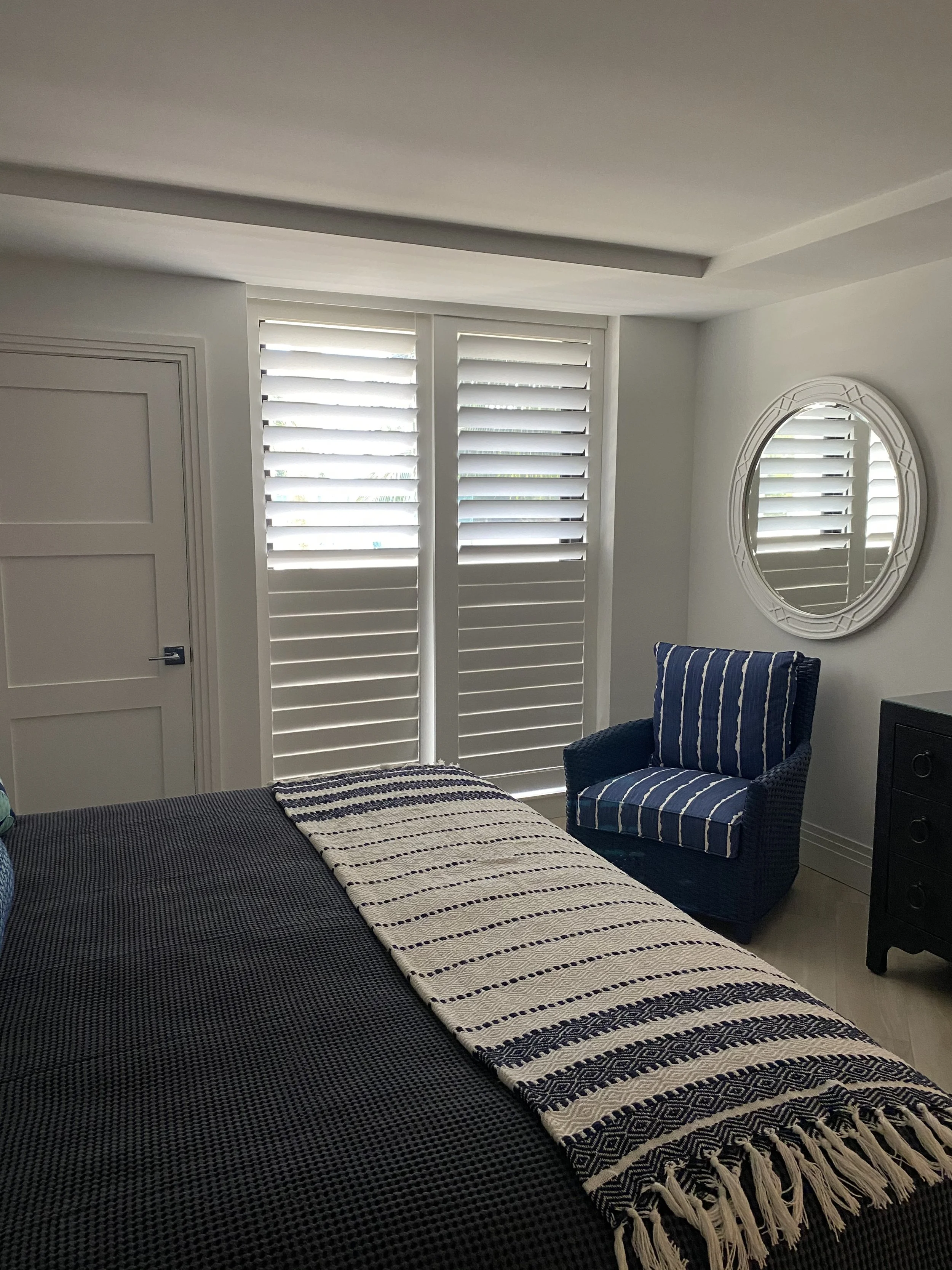 Clearview Guest Bedroom Sliding Shutters, Cut tilt rod work top and bottom separately.jpg