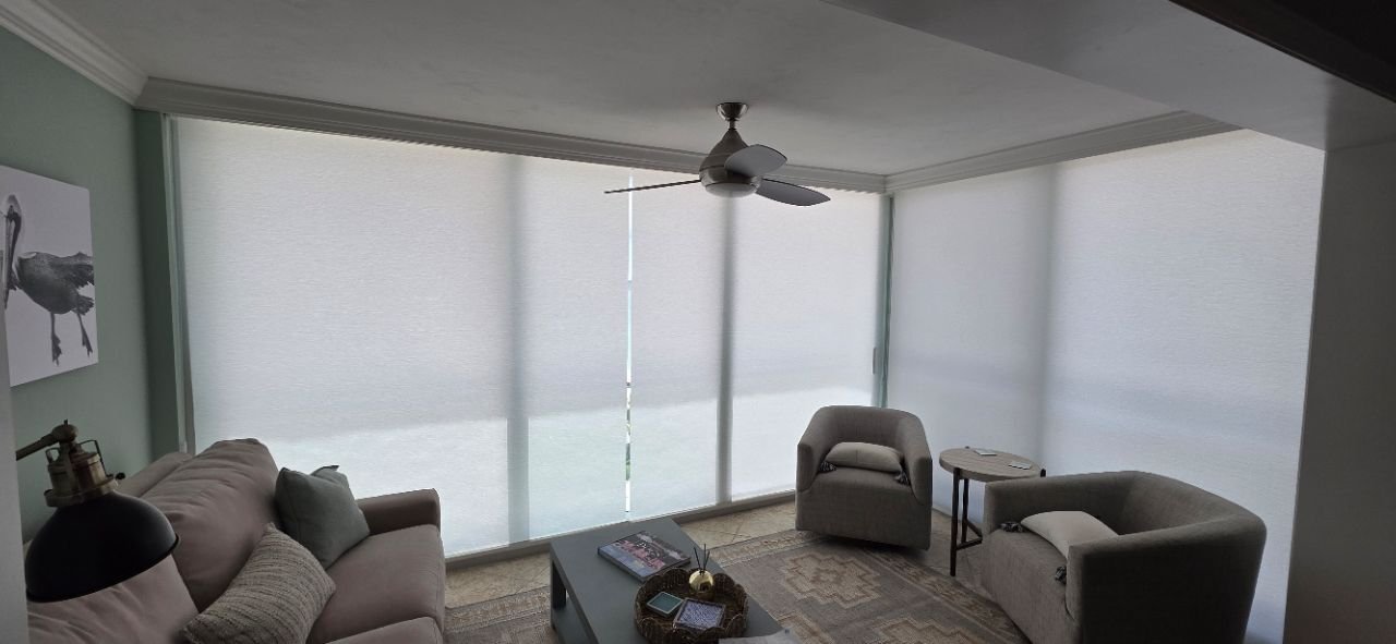 Using Existing Crown LF Crystal Living Room Roller Shade 5951.jpg