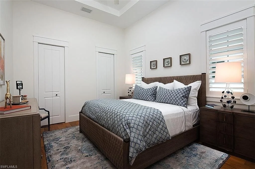 Clearview Bedroom 1 Panel Contractor added more trim 3.5 Louvers.jpg