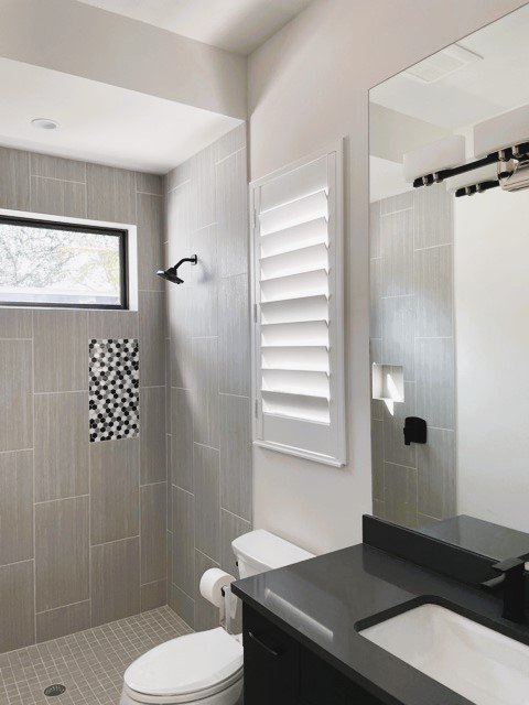 Clearview Bathroom 1 Panel 4.5 Louvers.jpg