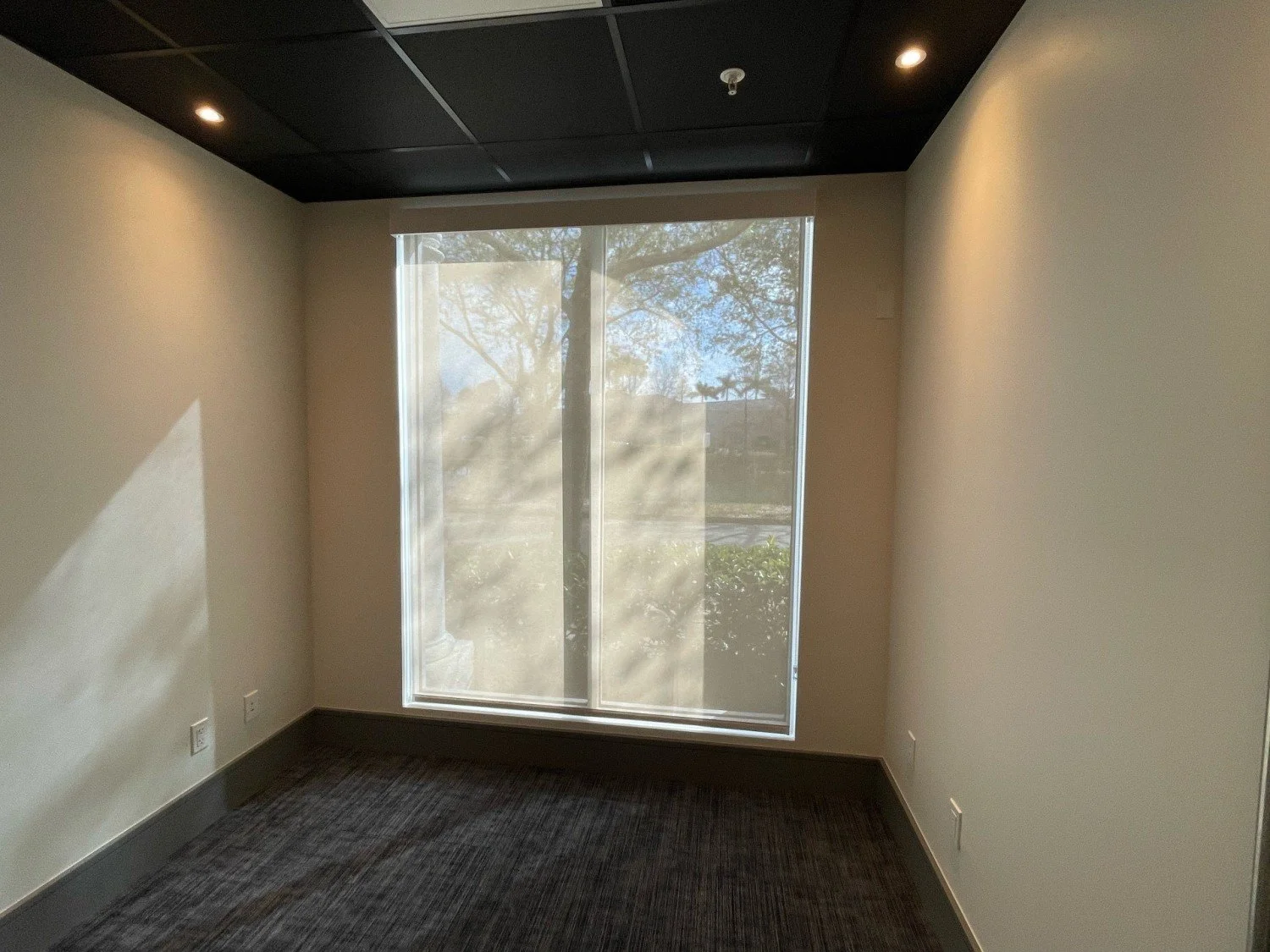 4 in Metal Valance 5% Chalk Soft Grey Office 5676.jpg