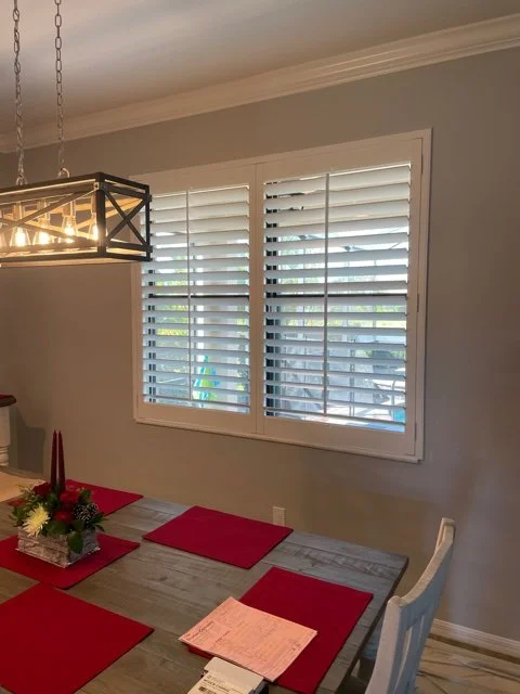 Center Tilt Rod Dining Room 2 Panel 3.5 Louvers.jpg