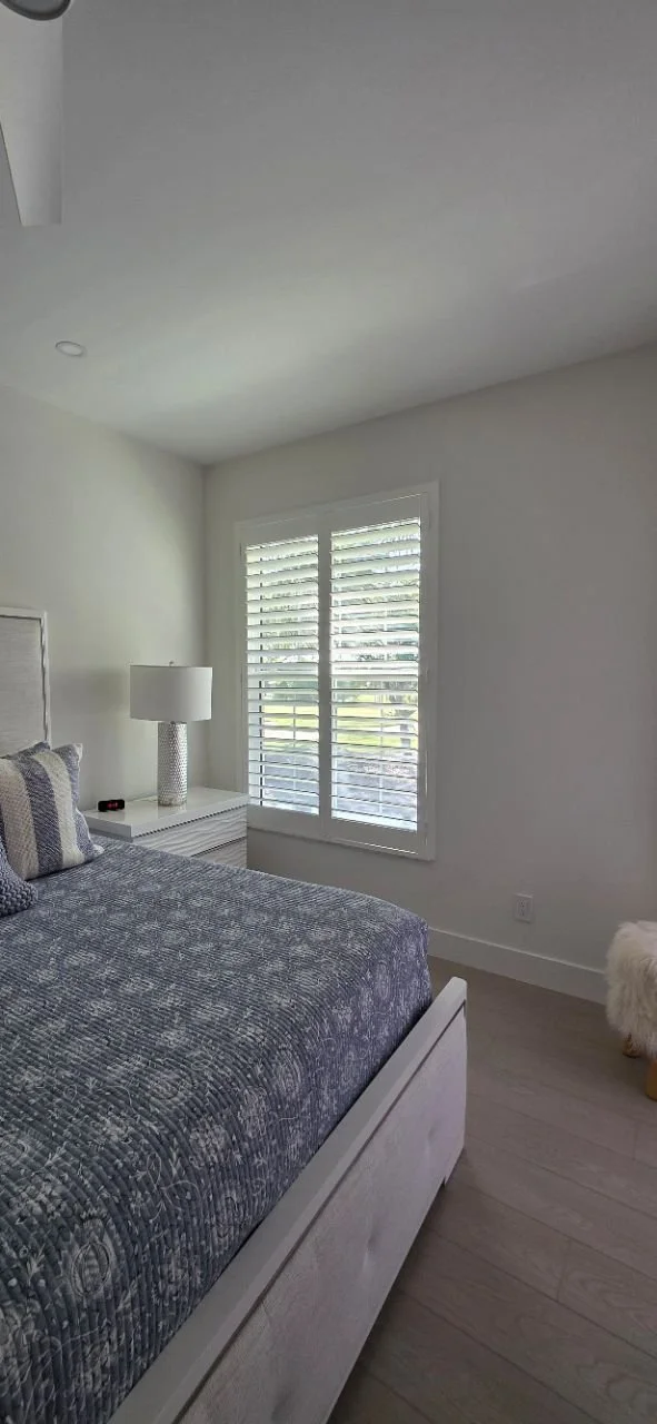 Clearview Master Bedroom 2 Panel 3.5 in Louvers 5858 (2).jpg