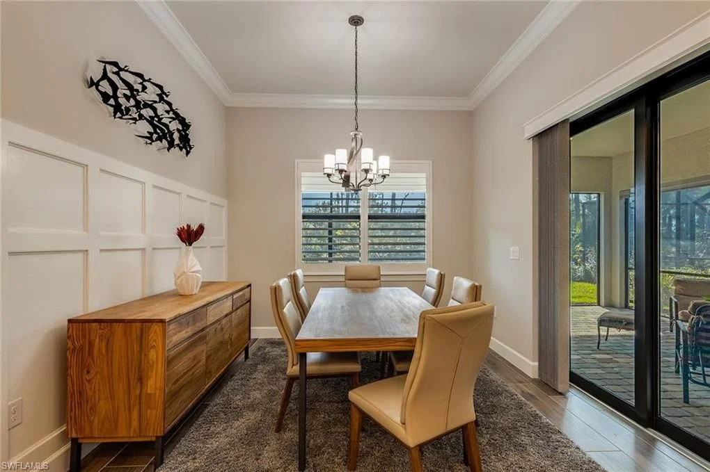 Clearview Dining Room 2 Panel 4.5 Louvers.jpg
