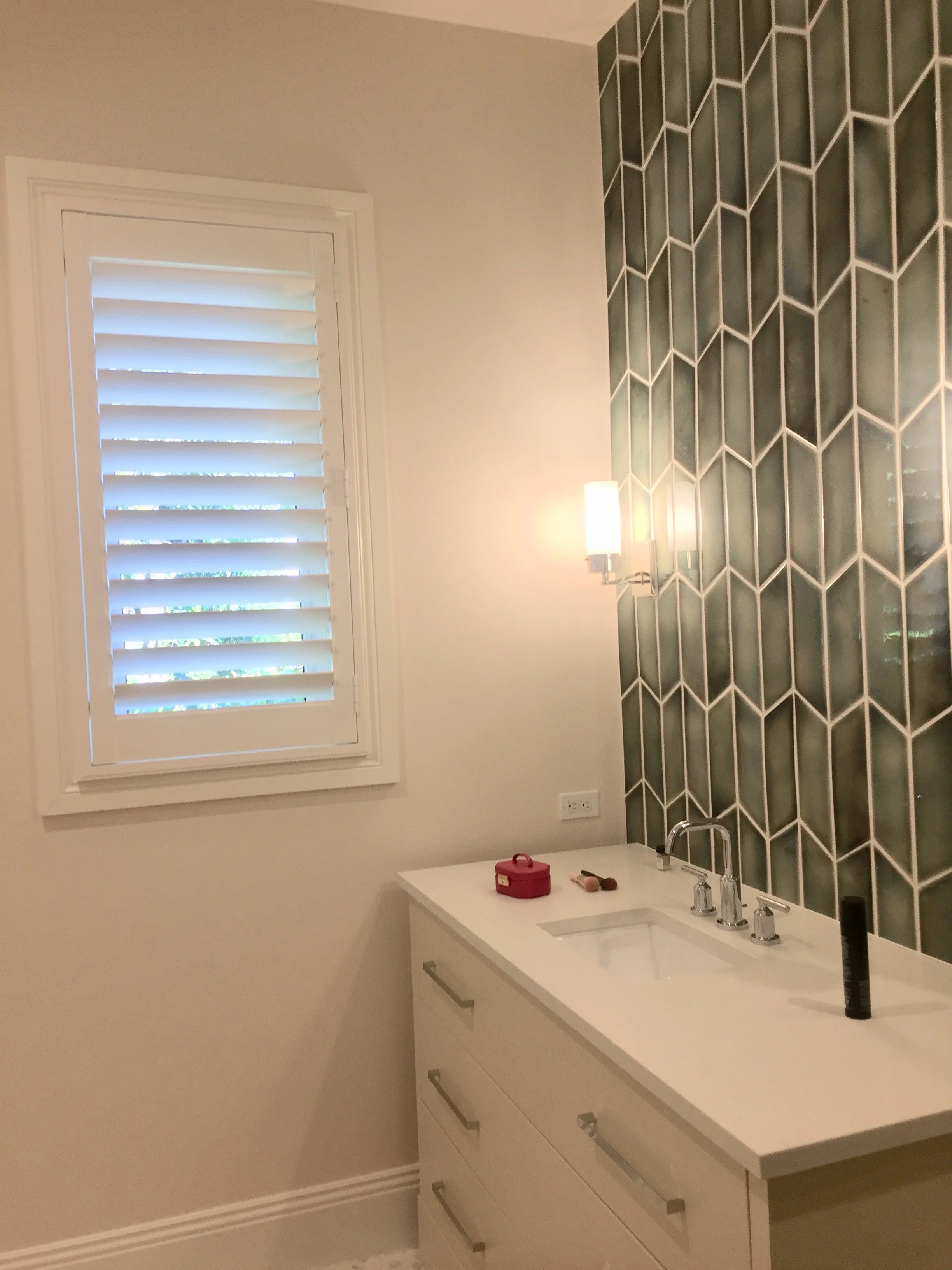 Clearview Bathroom 1 Panel 3.5 Louvers.jpg