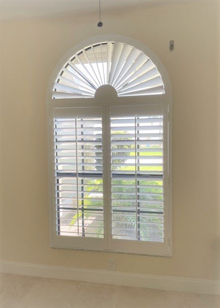 Sunburst, 2 Panel Shutter, Center Tilt Rod.jpg