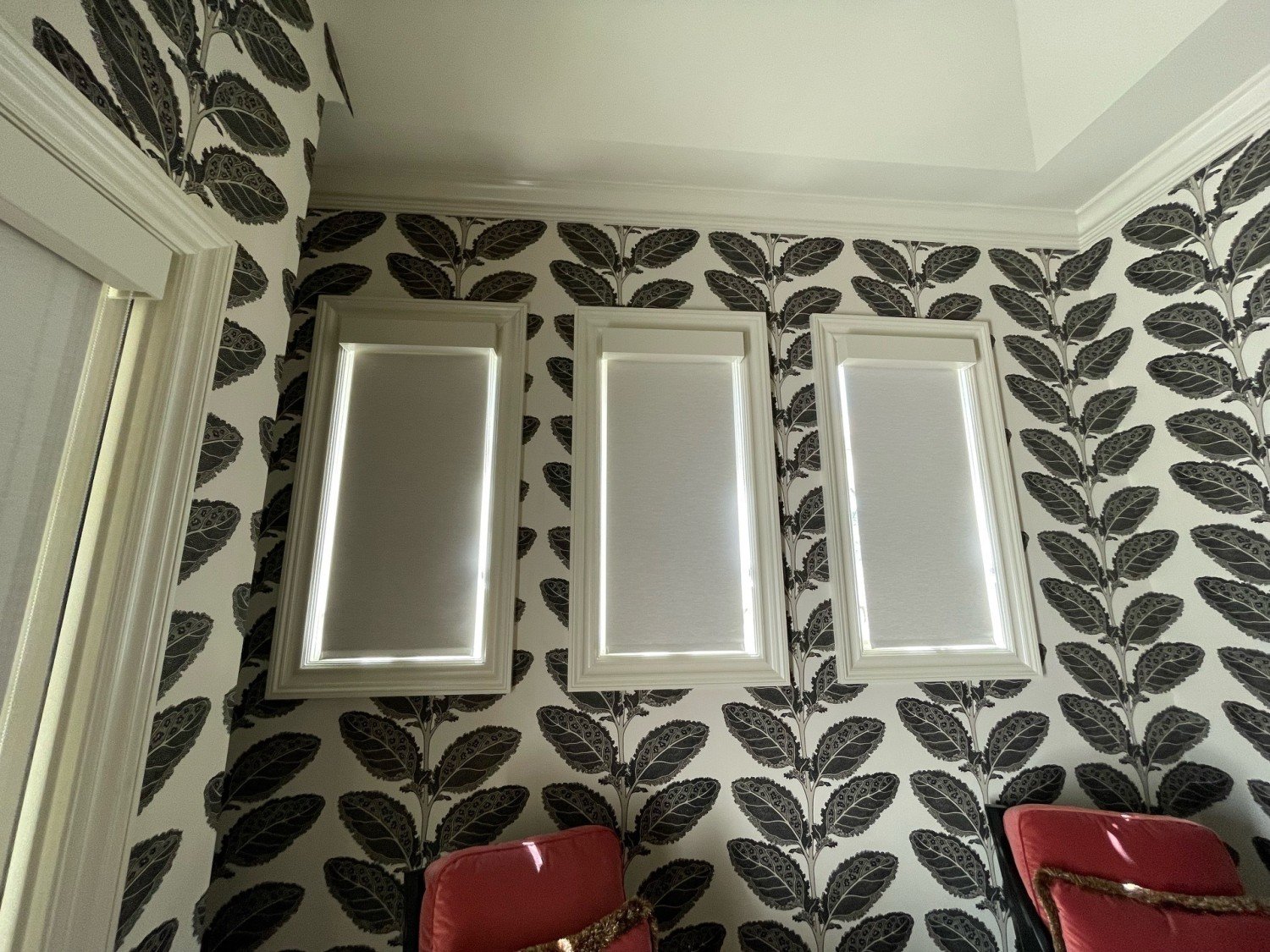 4 in Flatwood Valance BO Sand Sitting Room 4677.jpg
