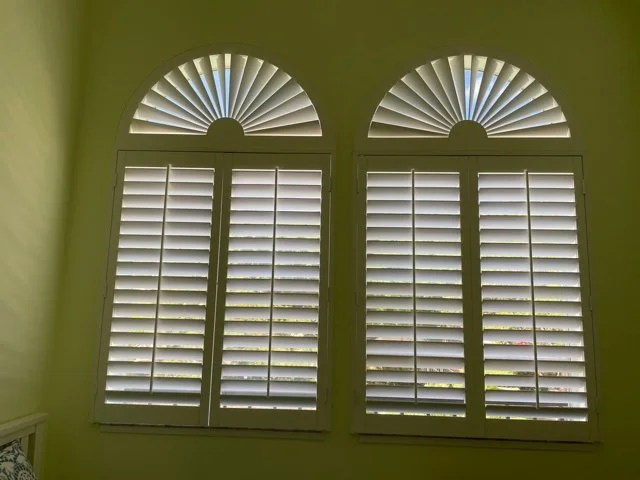 Center Tilt Rod Bedroom 2 Panel with Sunbursts 3.5 Louvers.jpg