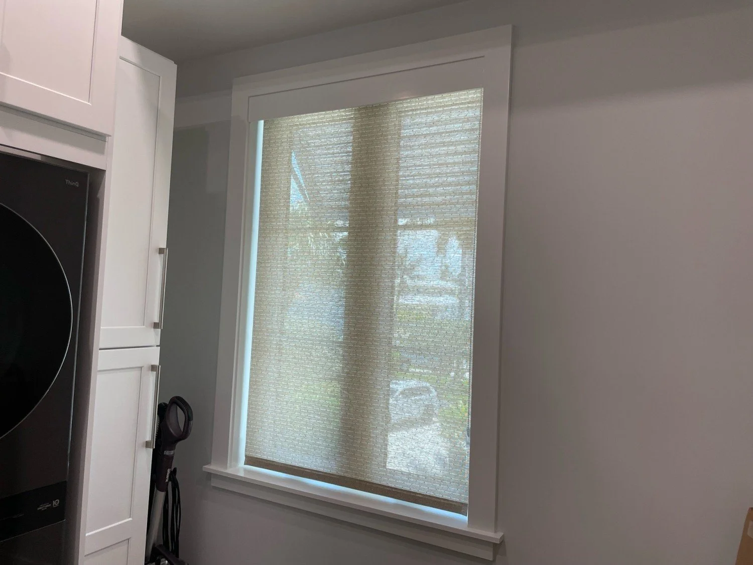 4 in Flatwood Valance LF Gunsang Pearl Laundry Room 5830.jpg