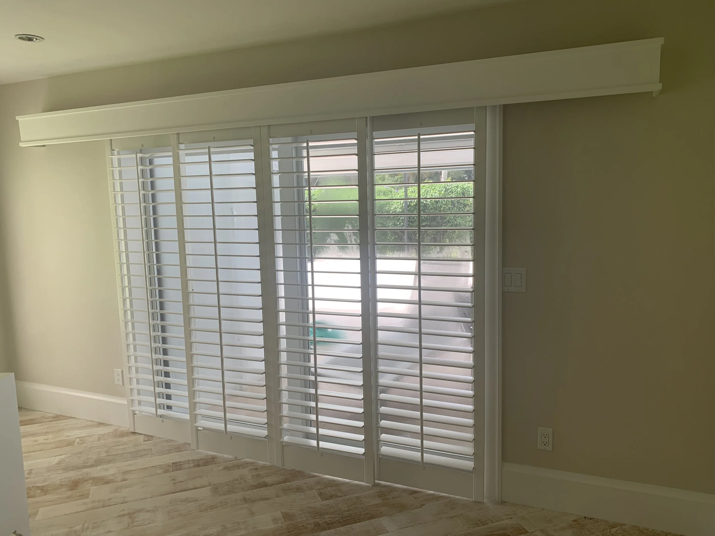 OSMT Slider, CTR Panels stacks over walls.jpg