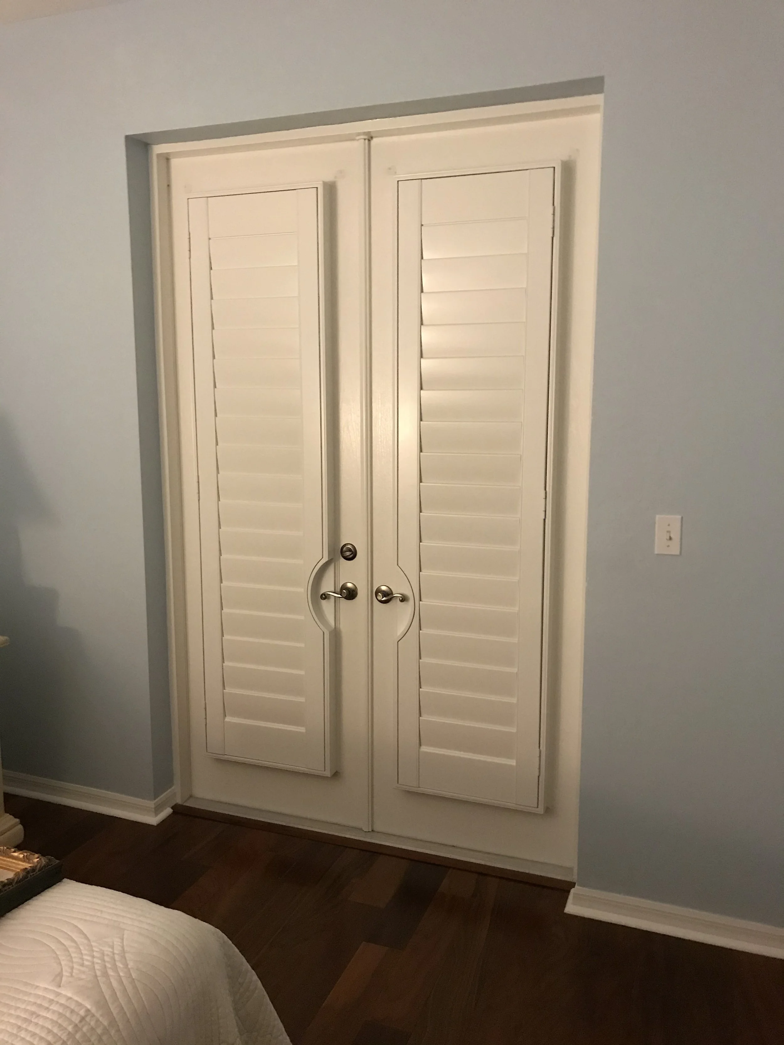 Clearview Bedroom Curved Radius Closed.jpg