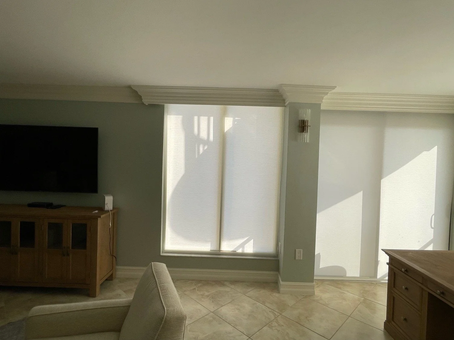 Existing Builder Pocket LF Crystal Living Room 5956.jpg