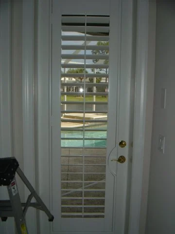 Center Tilt Rod Pool Door Curved Radus.jpg