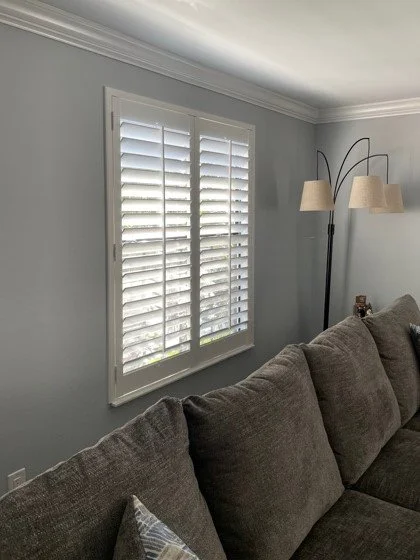 Center Tilt Rod Family Room 2 Panel Shutter 3.5 Louvers.jpg