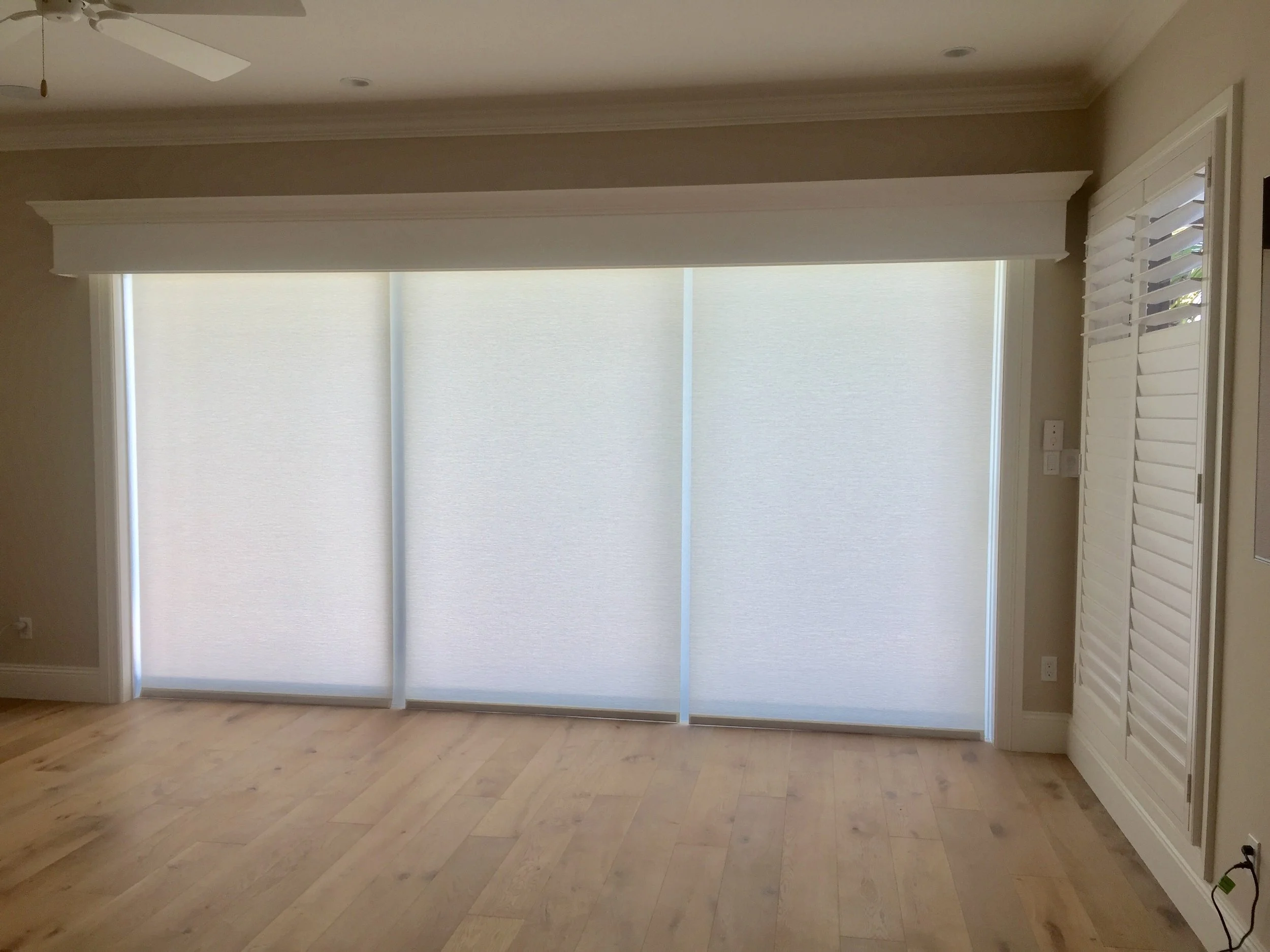Box Valance with crown and bead, Roller Shades.jpg
