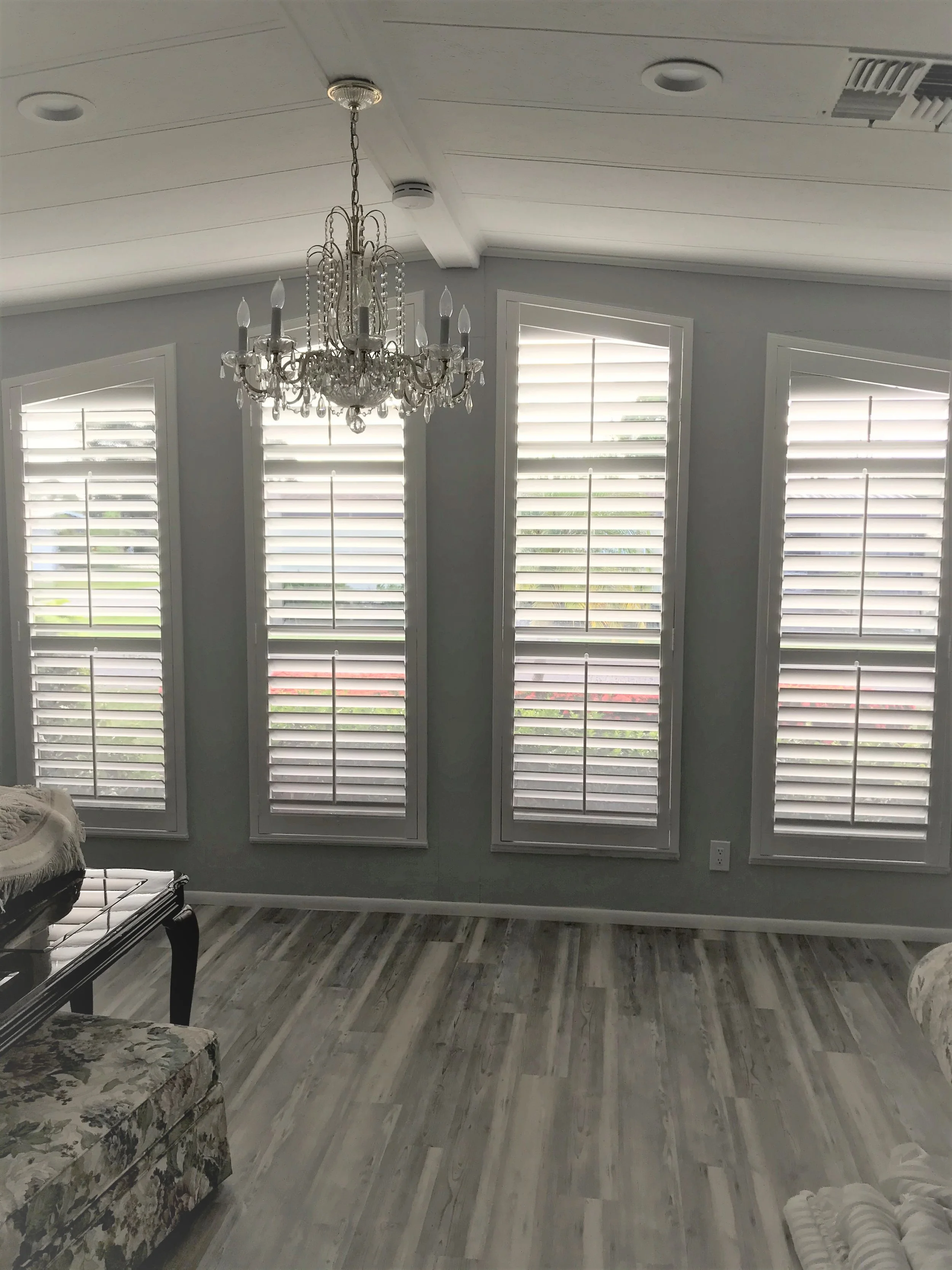 Center Tilt Rod Living Room 4 Angled Panel 4.5 Louvers.jpg