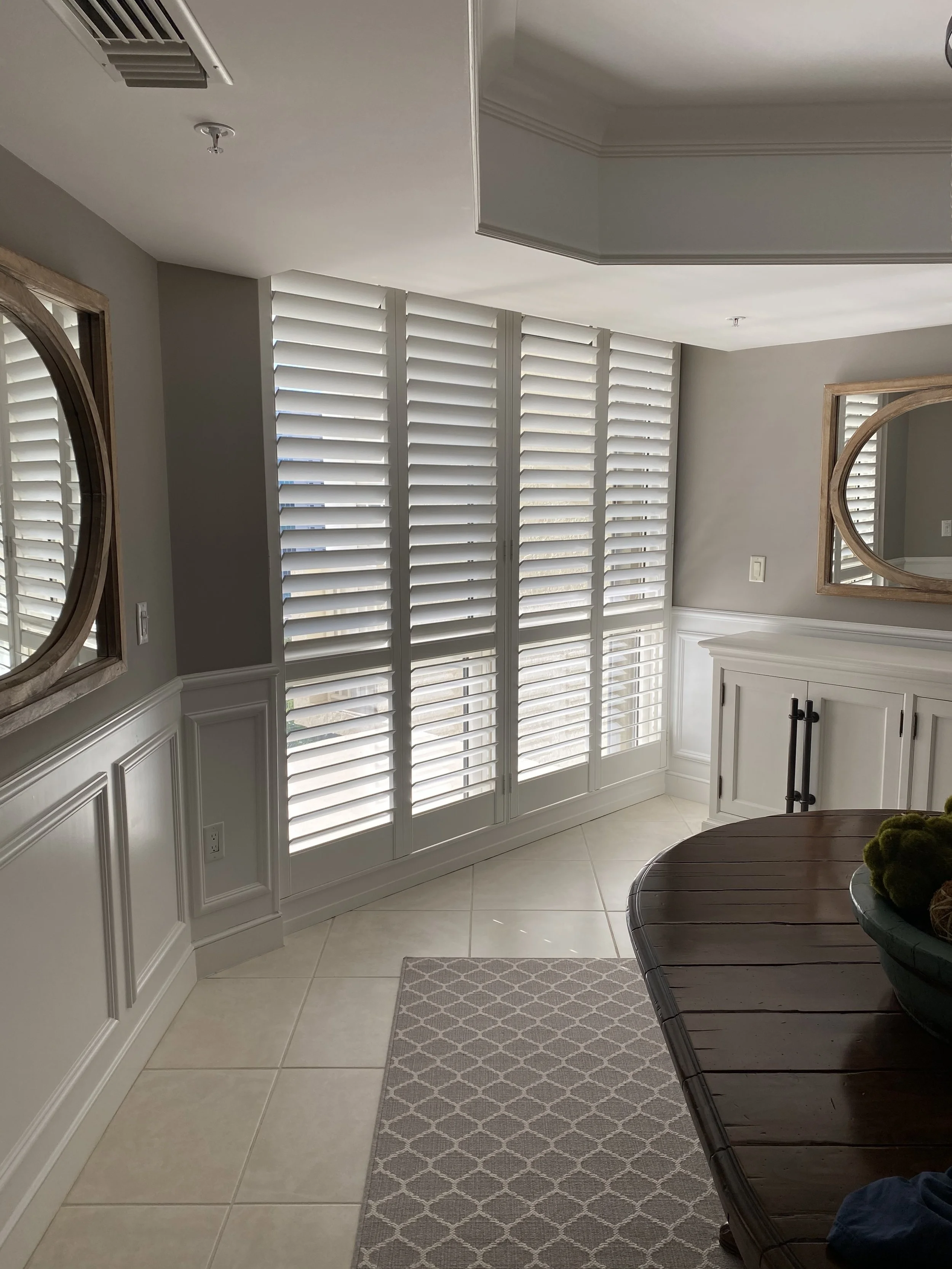 Clearview Dining Area 4 Panels with Mid-Rails 3.5 Louver.jpg