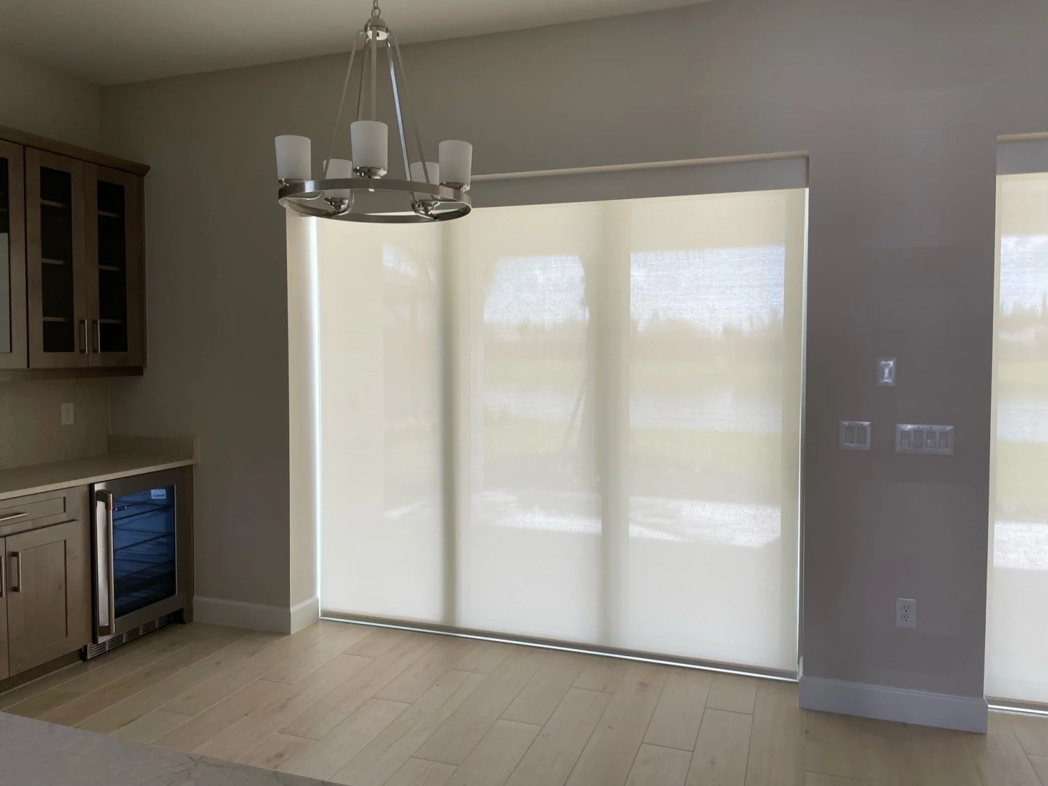 5 in Flatwood Valance 1% Oyster Beige Living Room 6192.jpg