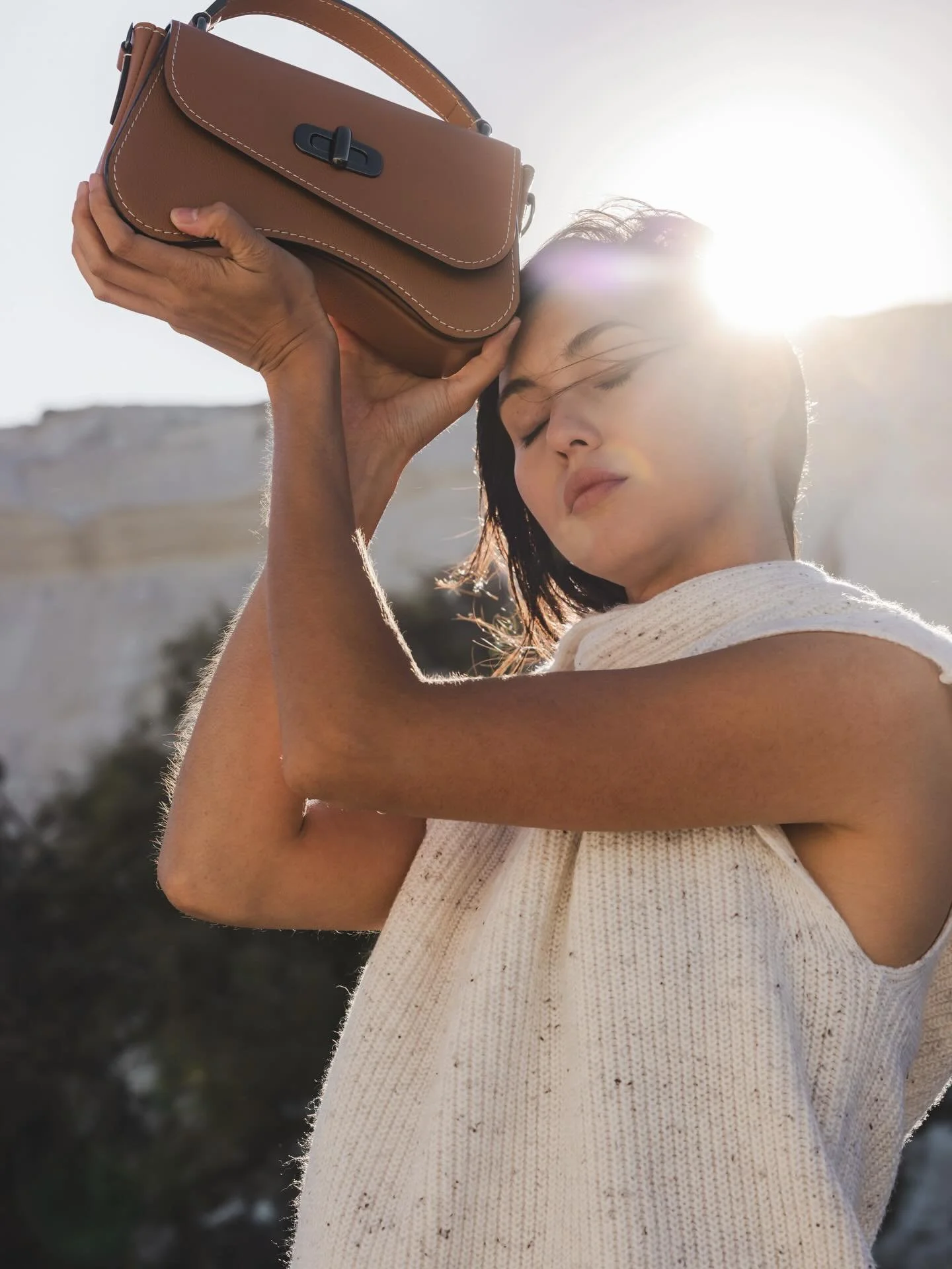 Shooter du beau dans de beaux endroits ✔️ 
Pour 2026 j'ai 3-4 p&eacute;pites de lieux en t&ecirc;te, j'ai h&acirc;te (j'esp&egrave;re) de pouvoir y aller 🥰
Shooting photo pour @nodiesofficiel avec @anaismoons 
.
#brandphotography 
#brandcontent 
#br