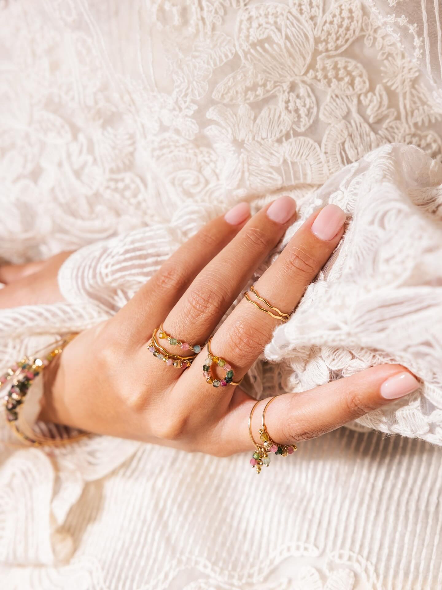 Les jolies bagues @beurlie.officiel &agrave; accumuler sans mod&eacute;ration ✨
Avec @pilaleroy__ 
. 
#brandcontent 
#brandingphotography
#fashionphotography 

photographe mode | photographe commerciale | brand photography | photographe bijoux | natu