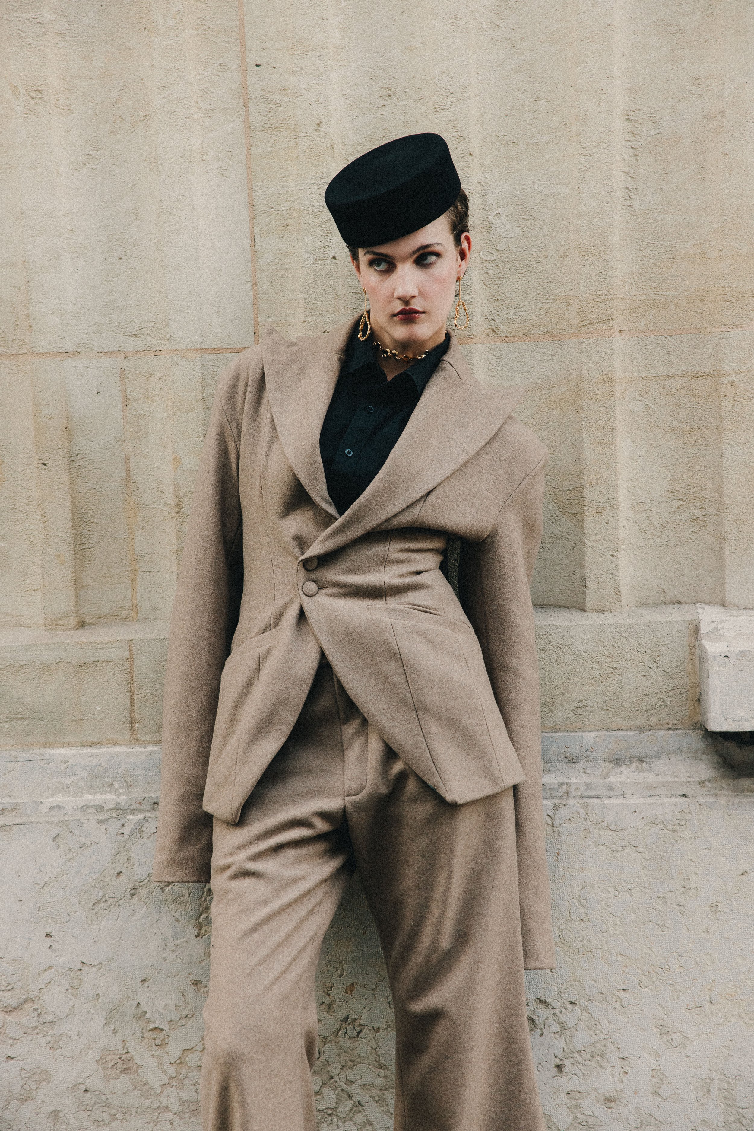 Portrait-mode-femme-tailleur.jpg